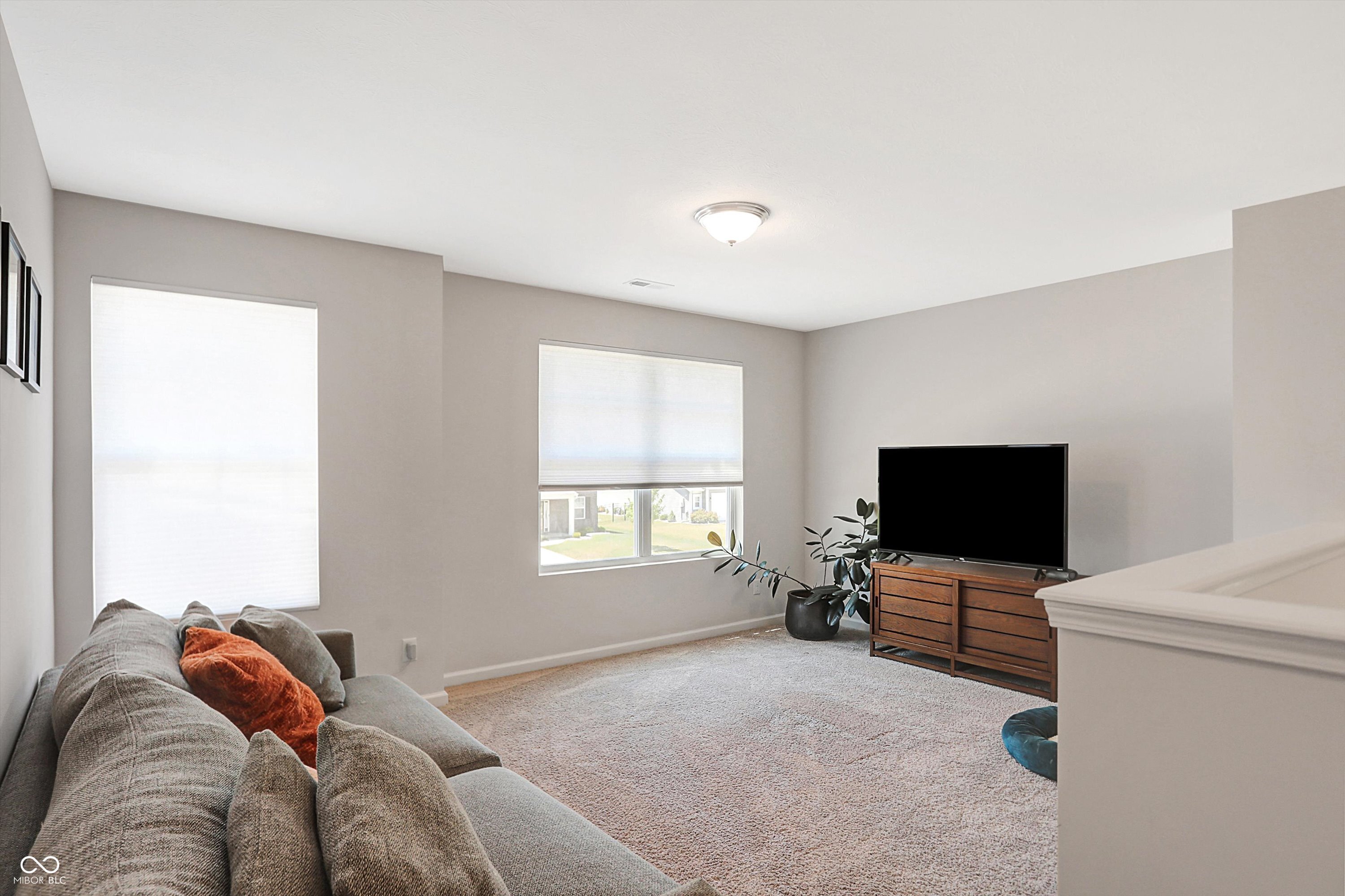 1287 Tanager Way