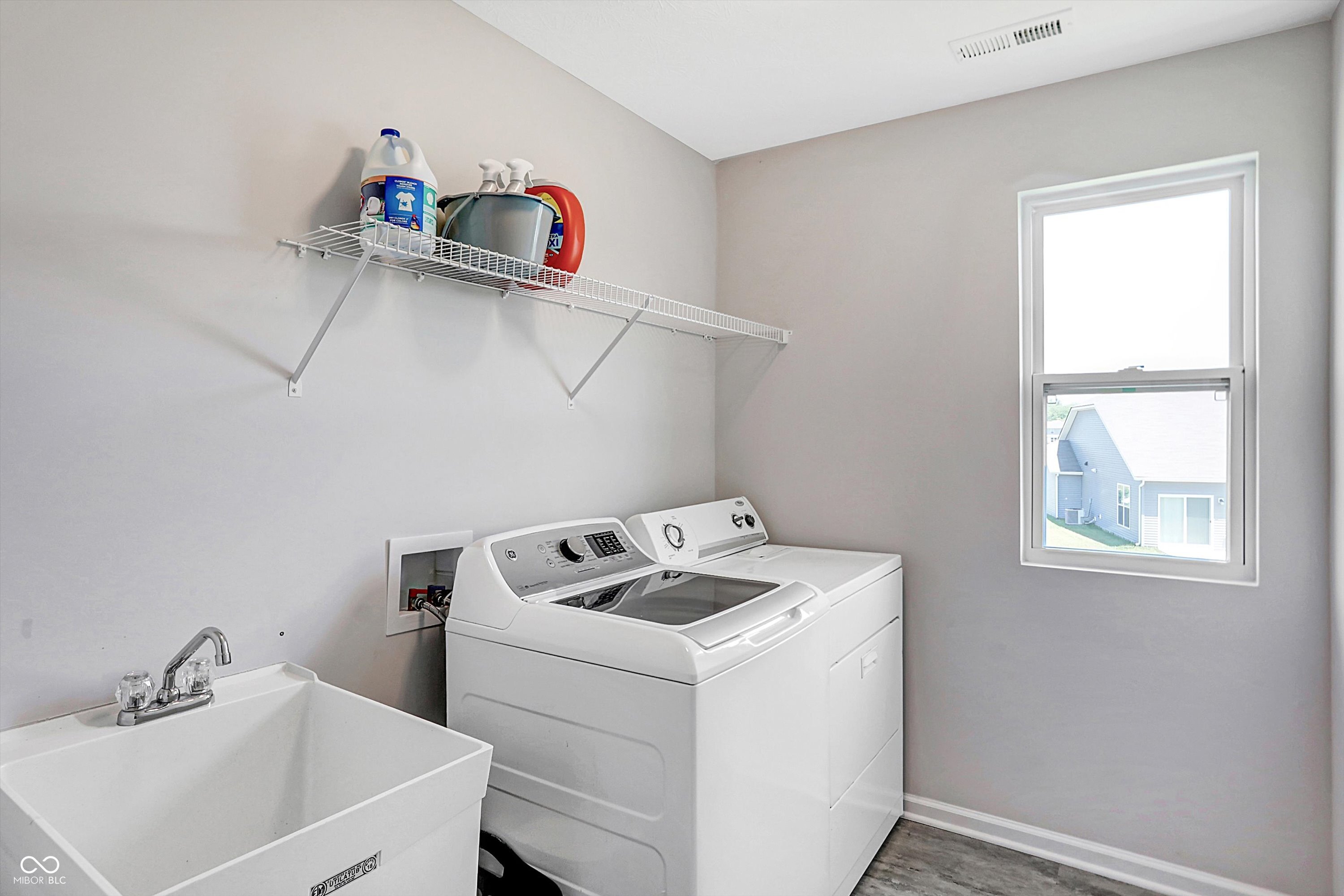 1287 Tanager Way