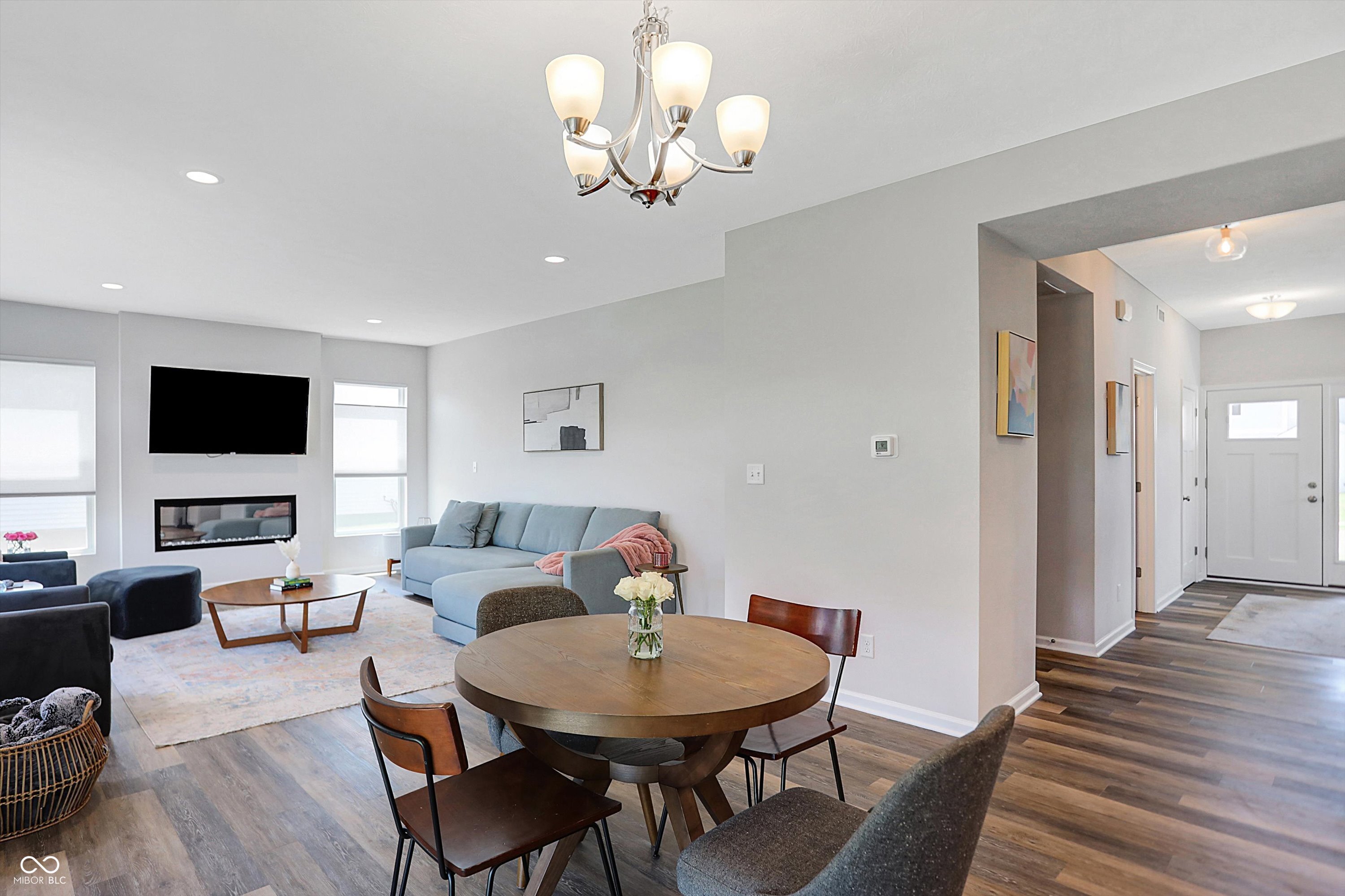 1287 Tanager Way