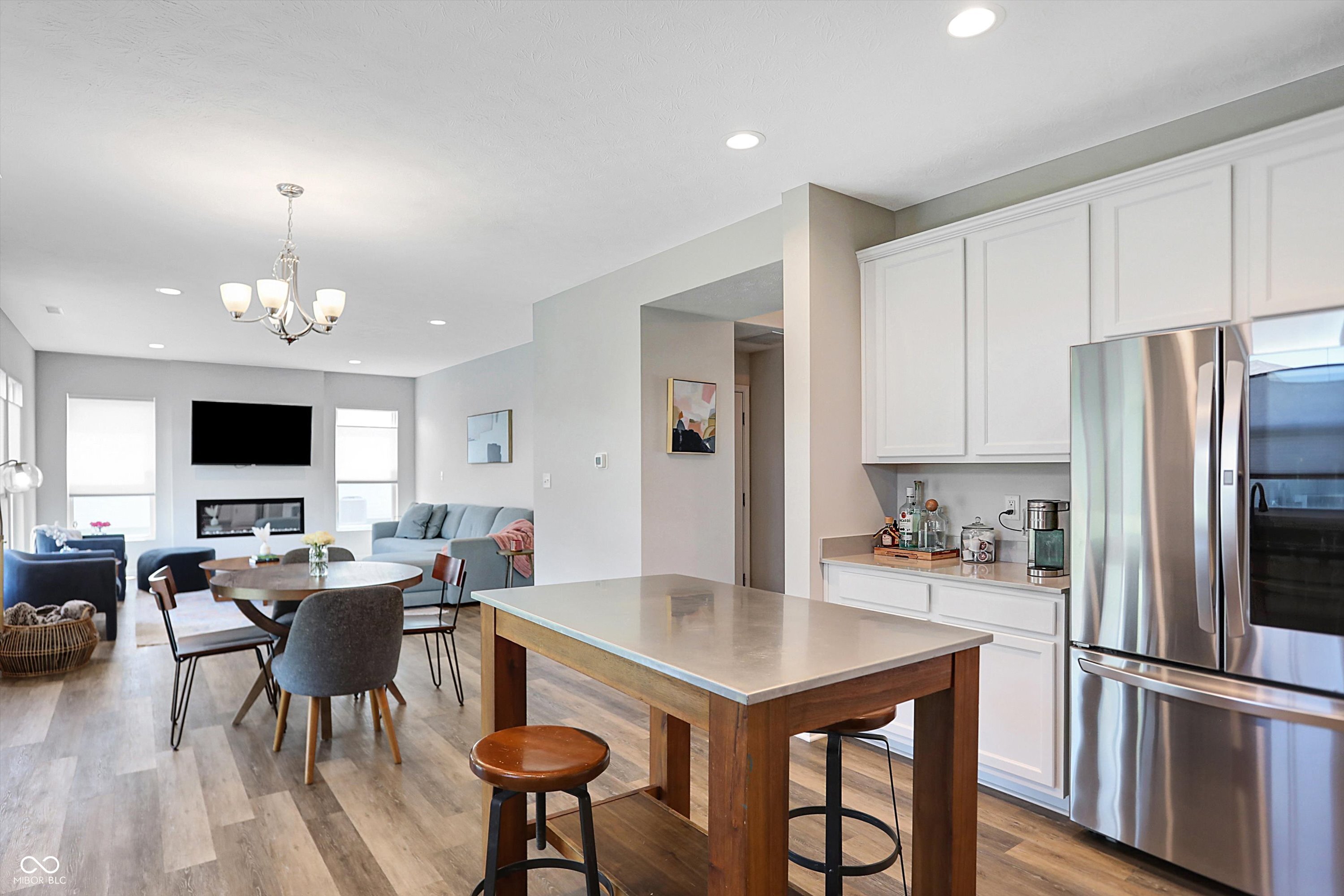 1287 Tanager Way