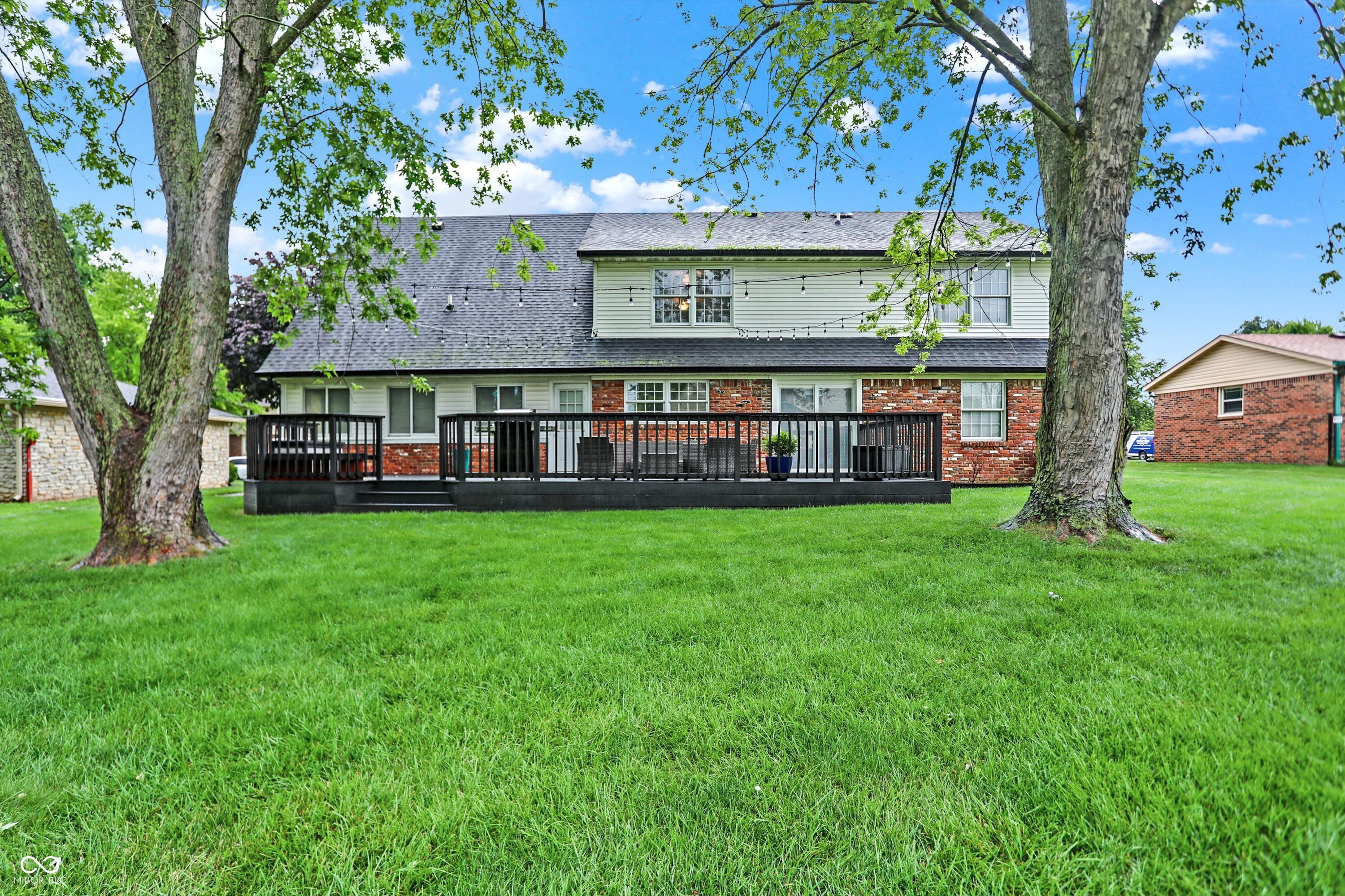 715 Queenswood Drive
