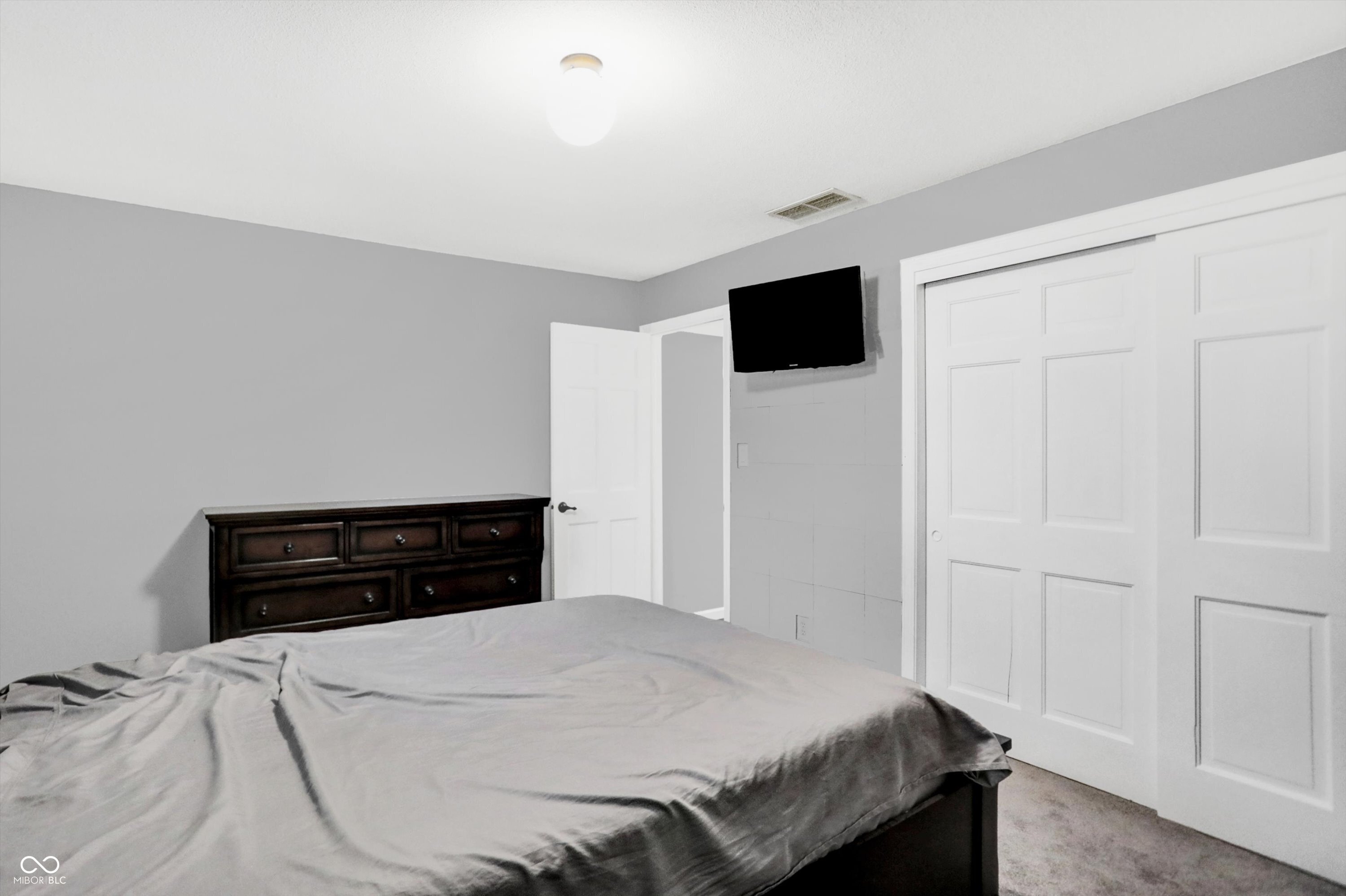 715 Queenswood Drive