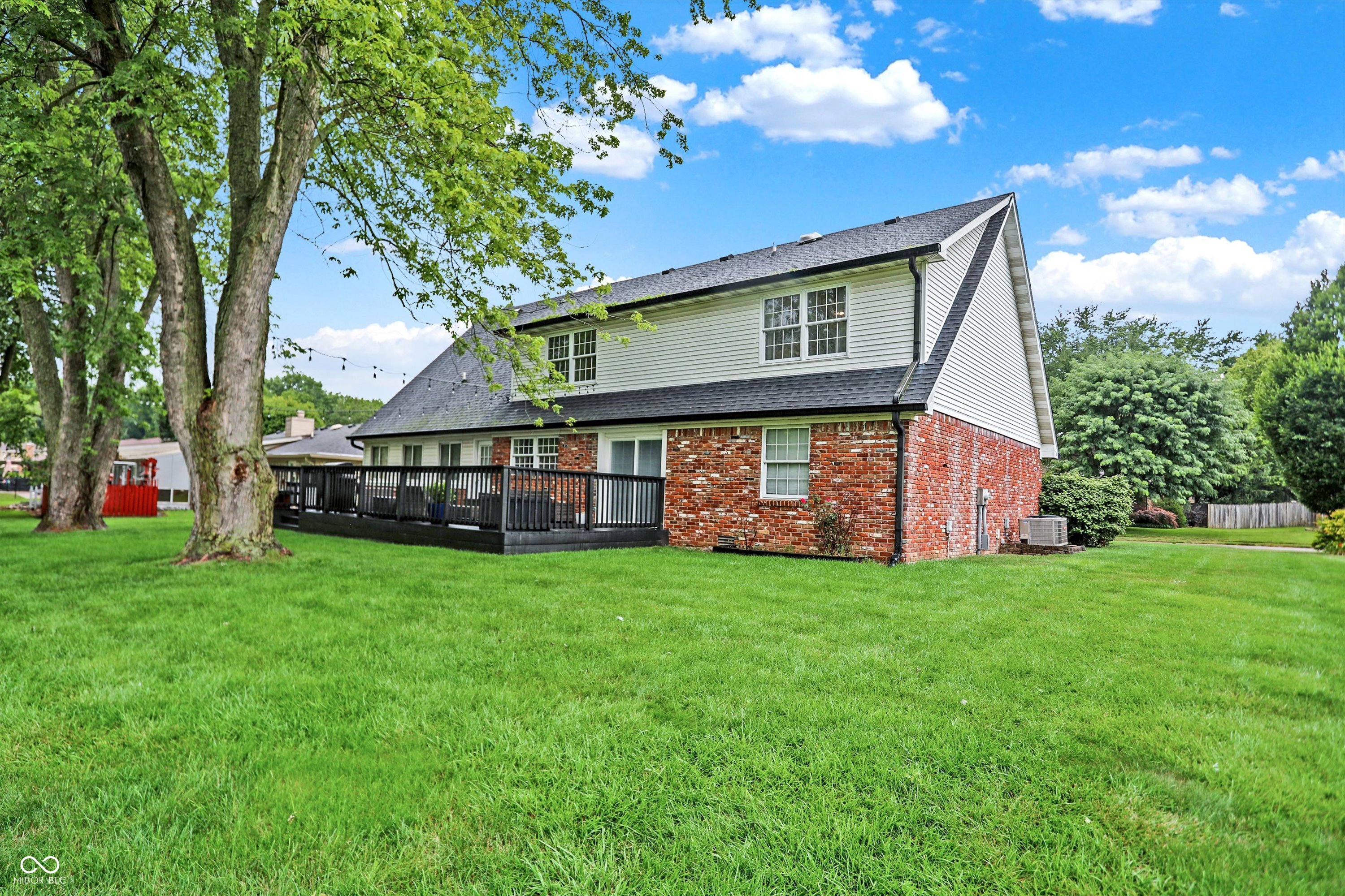 715 Queenswood Drive