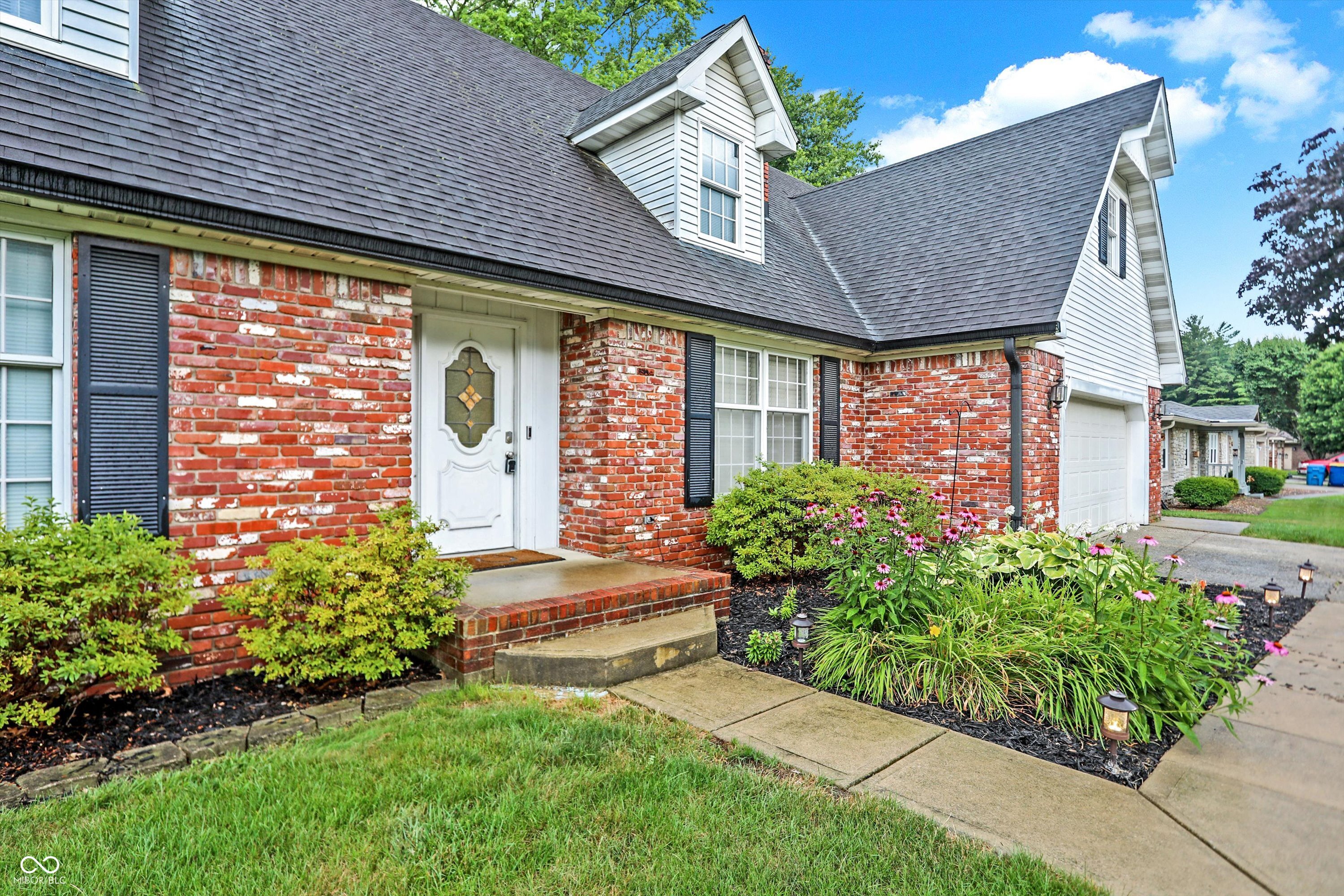 715 Queenswood Drive