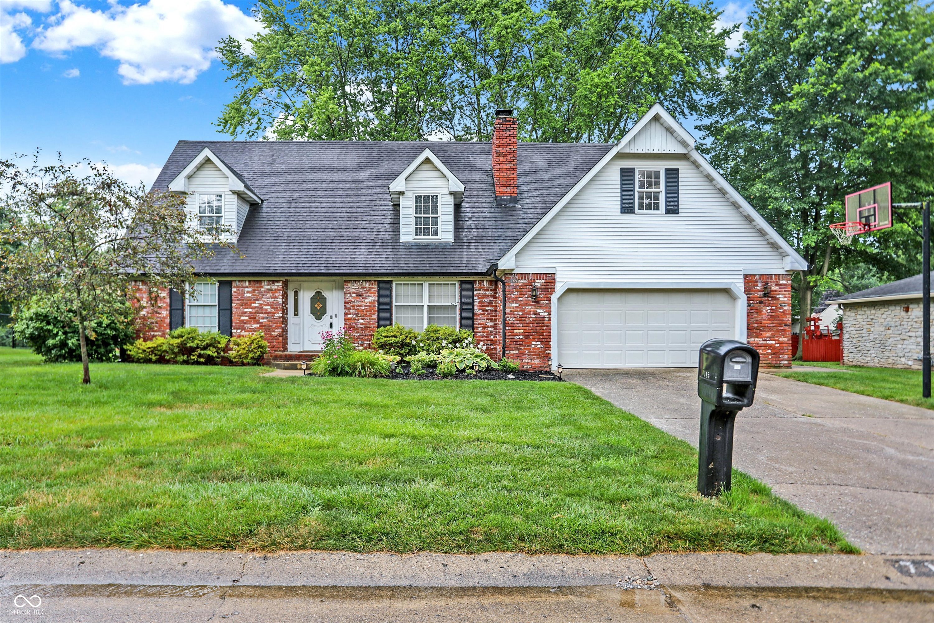 715 Queenswood Drive