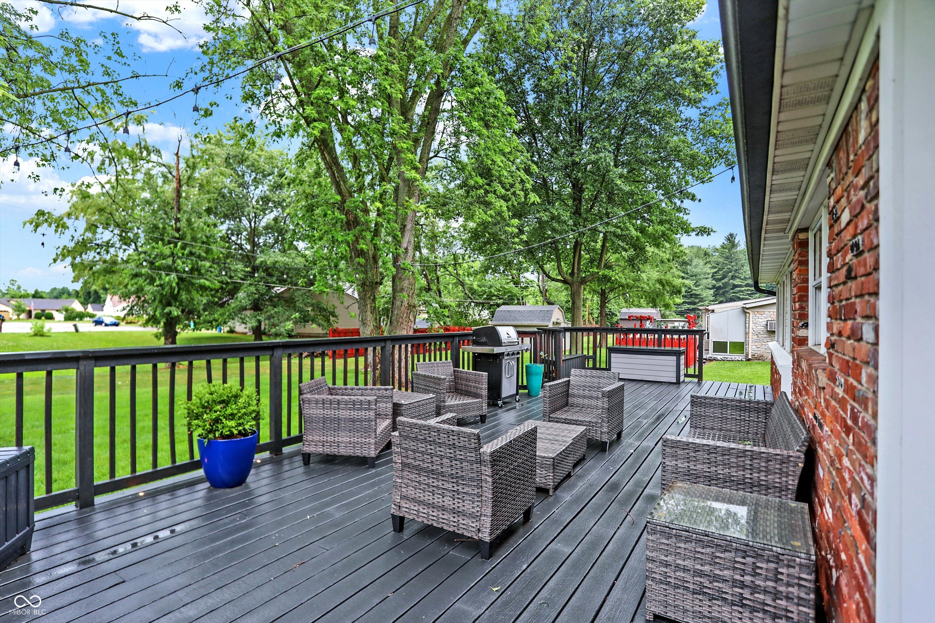 715 Queenswood Drive