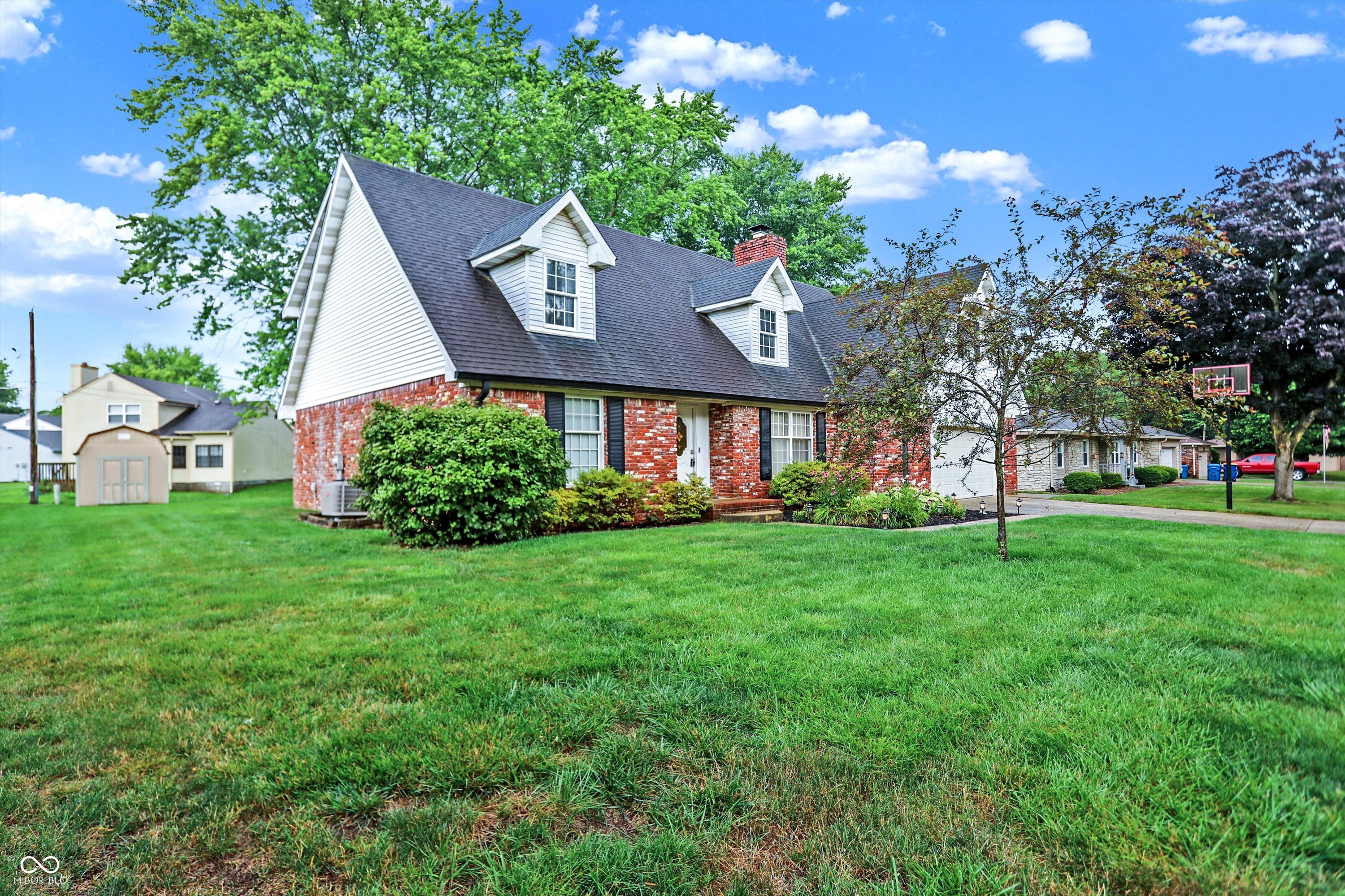 715 Queenswood Drive
