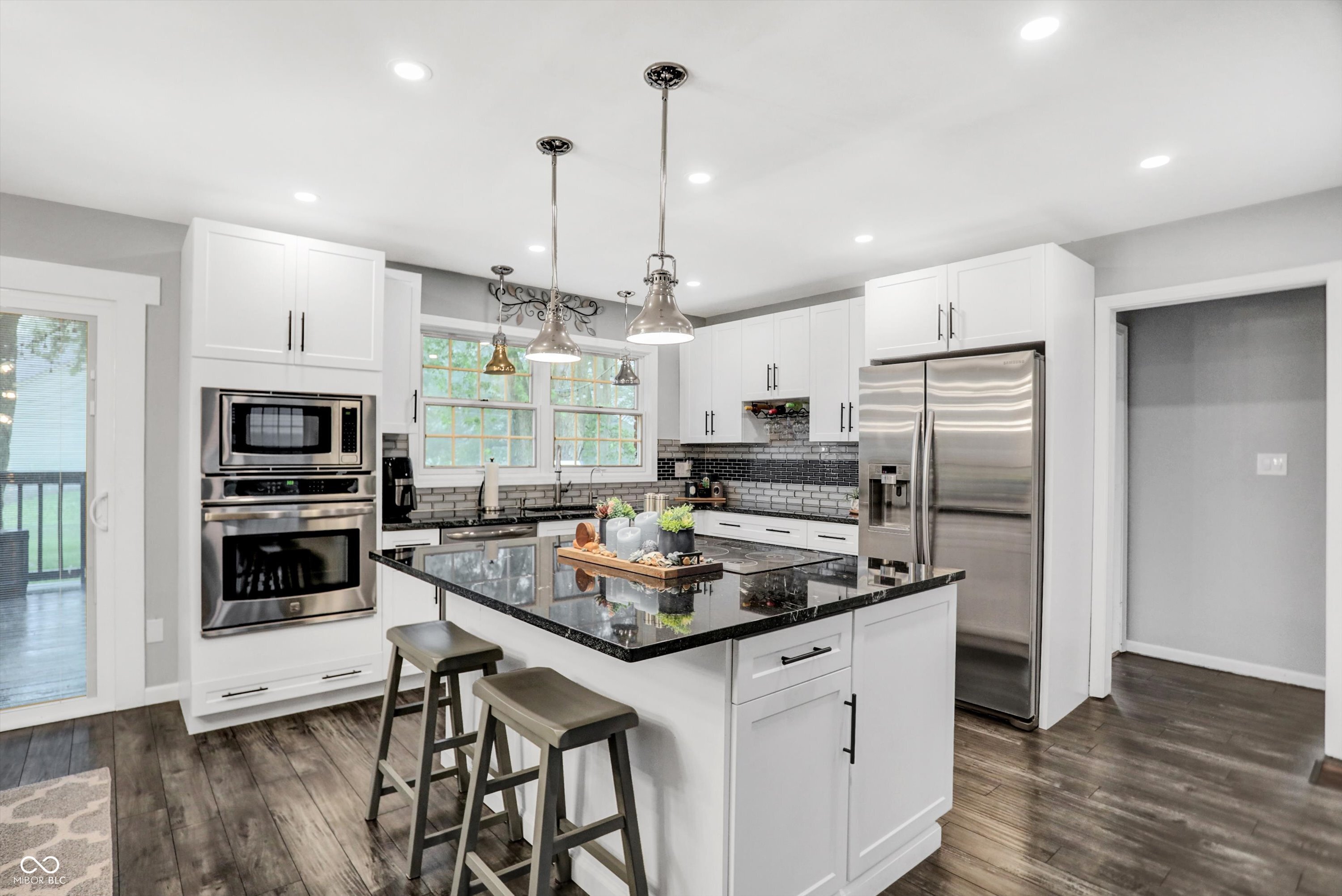 715 Queenswood Drive