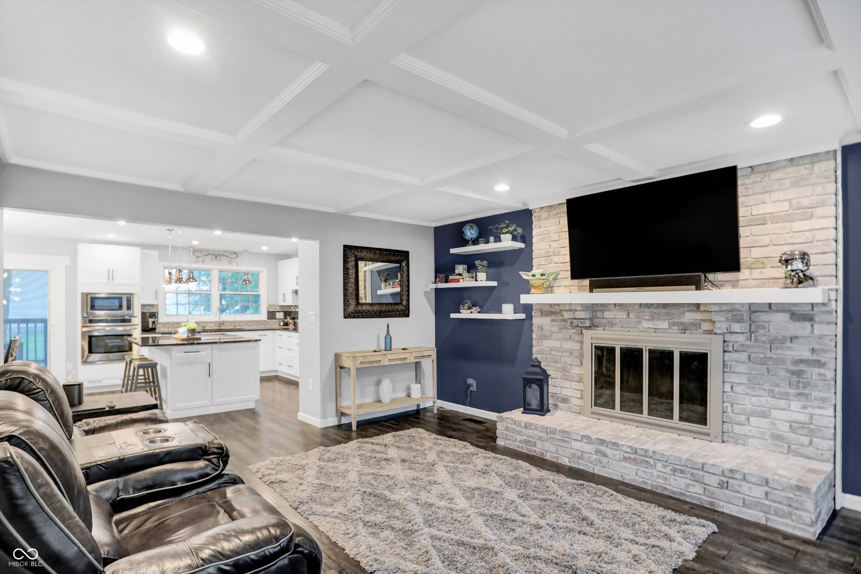 715 Queenswood Drive