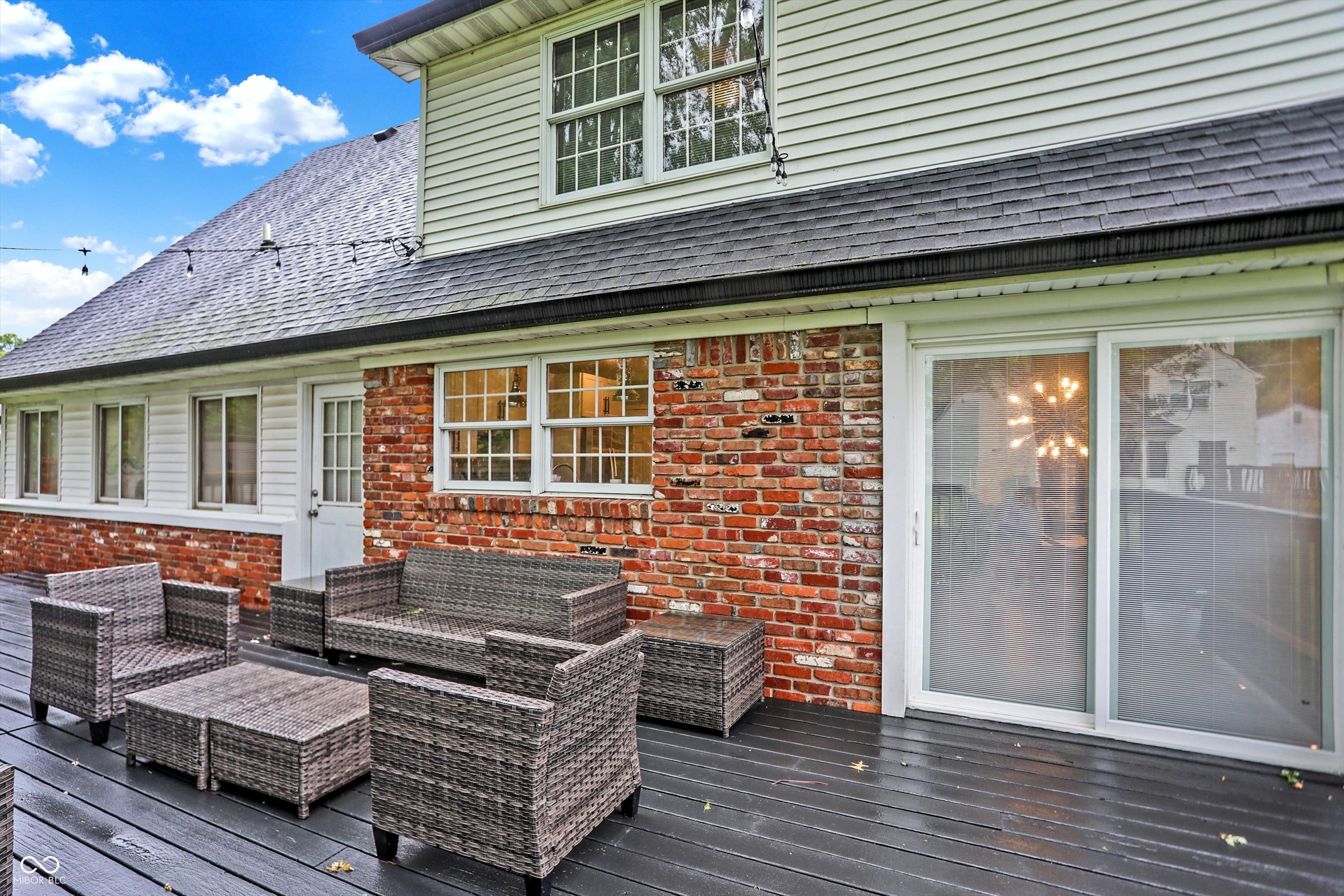 715 Queenswood Drive