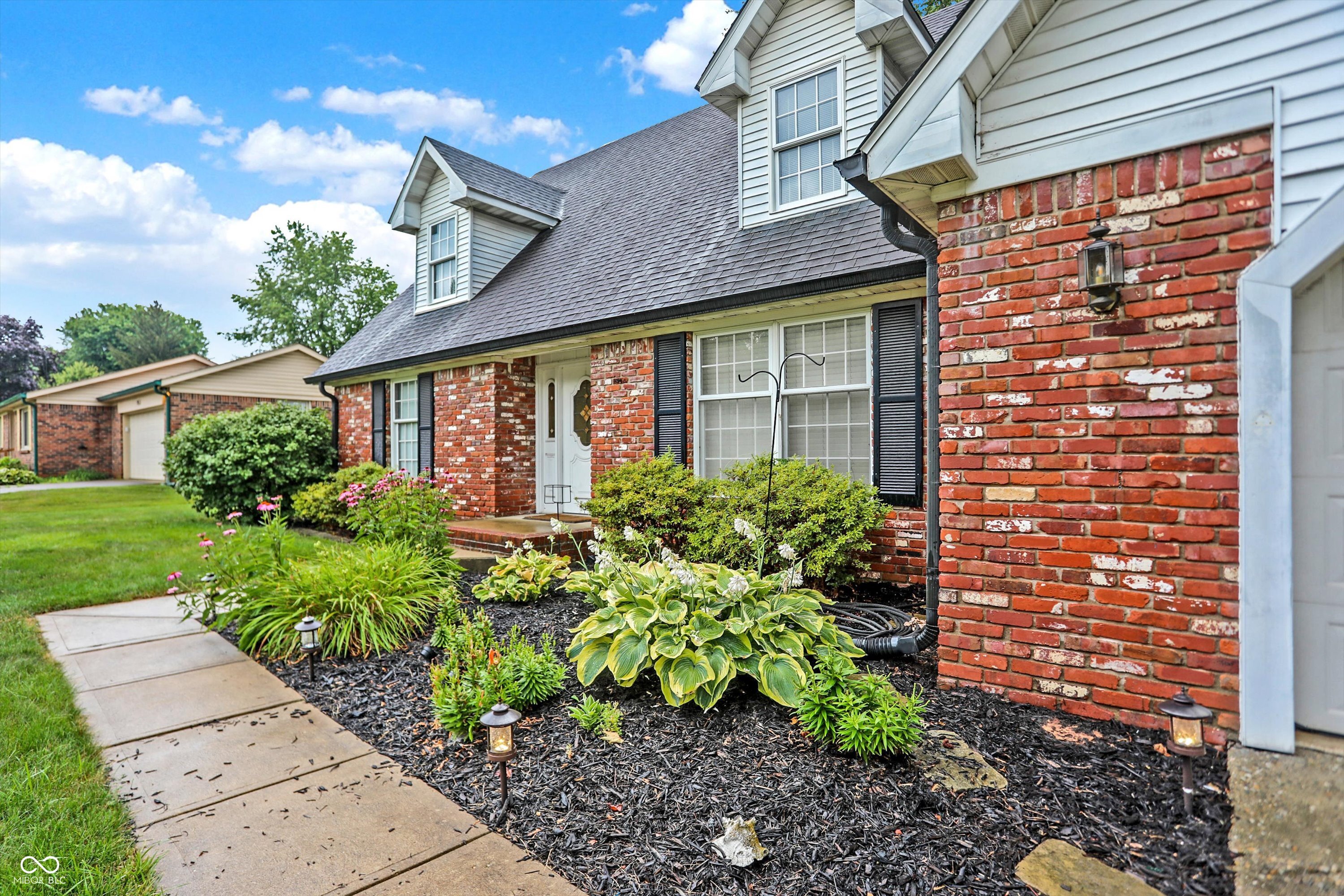 715 Queenswood Drive