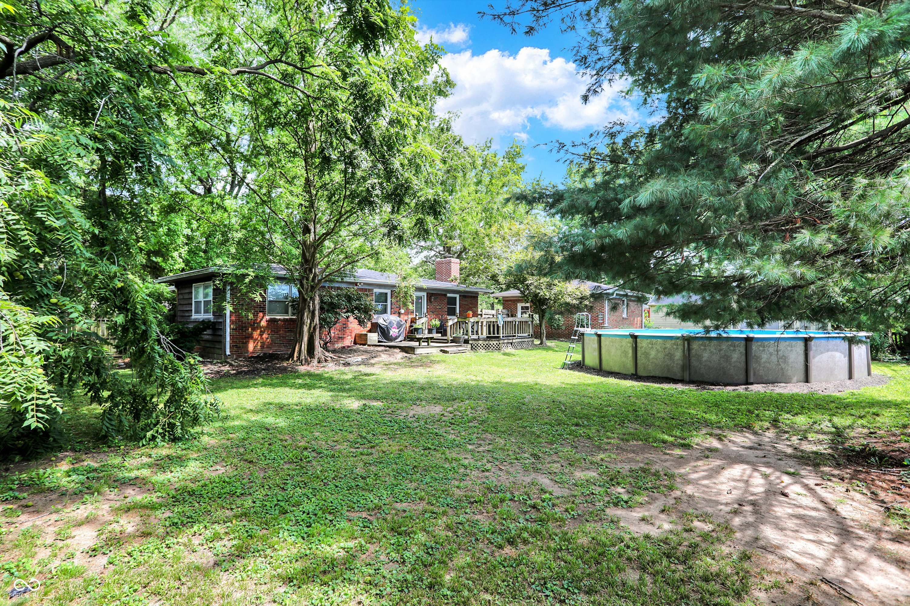 8046 Meadow Lane