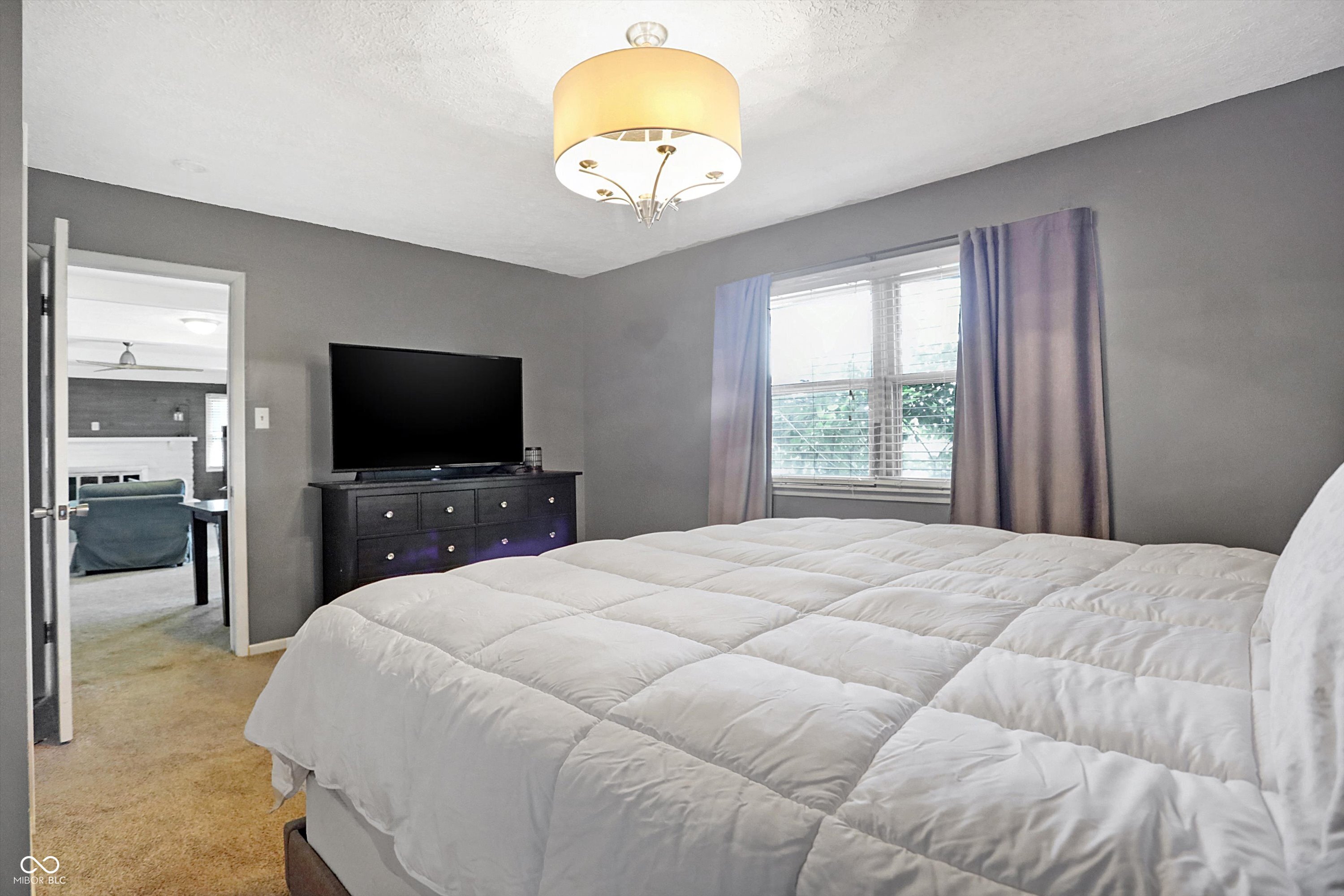 8046 Meadow Lane