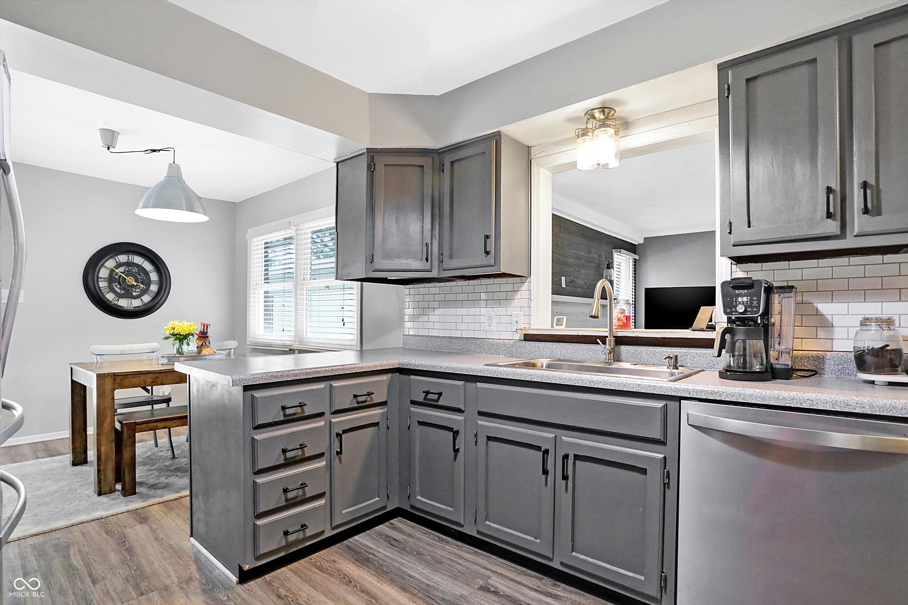 8046 Meadow Lane