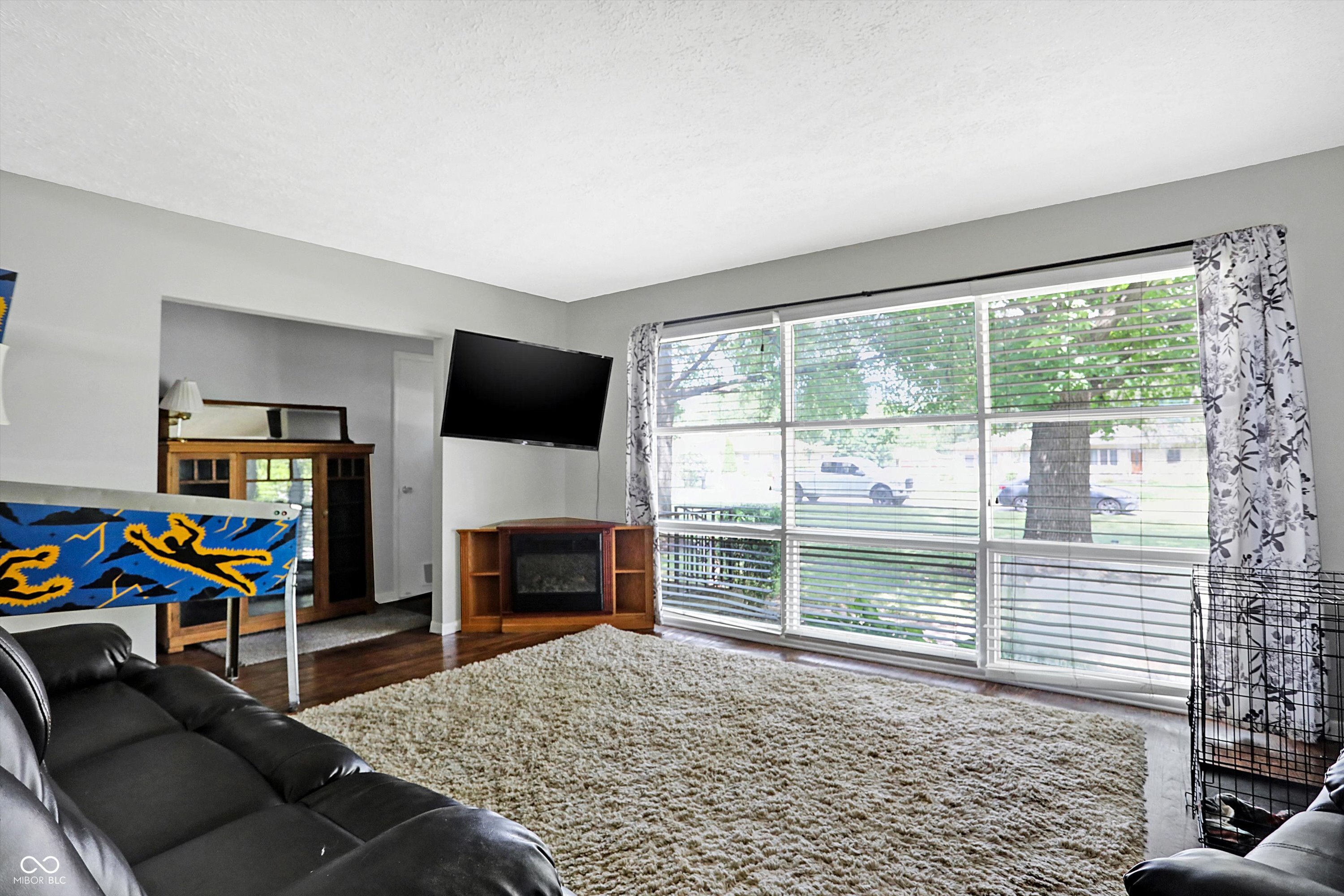 8046 Meadow Lane