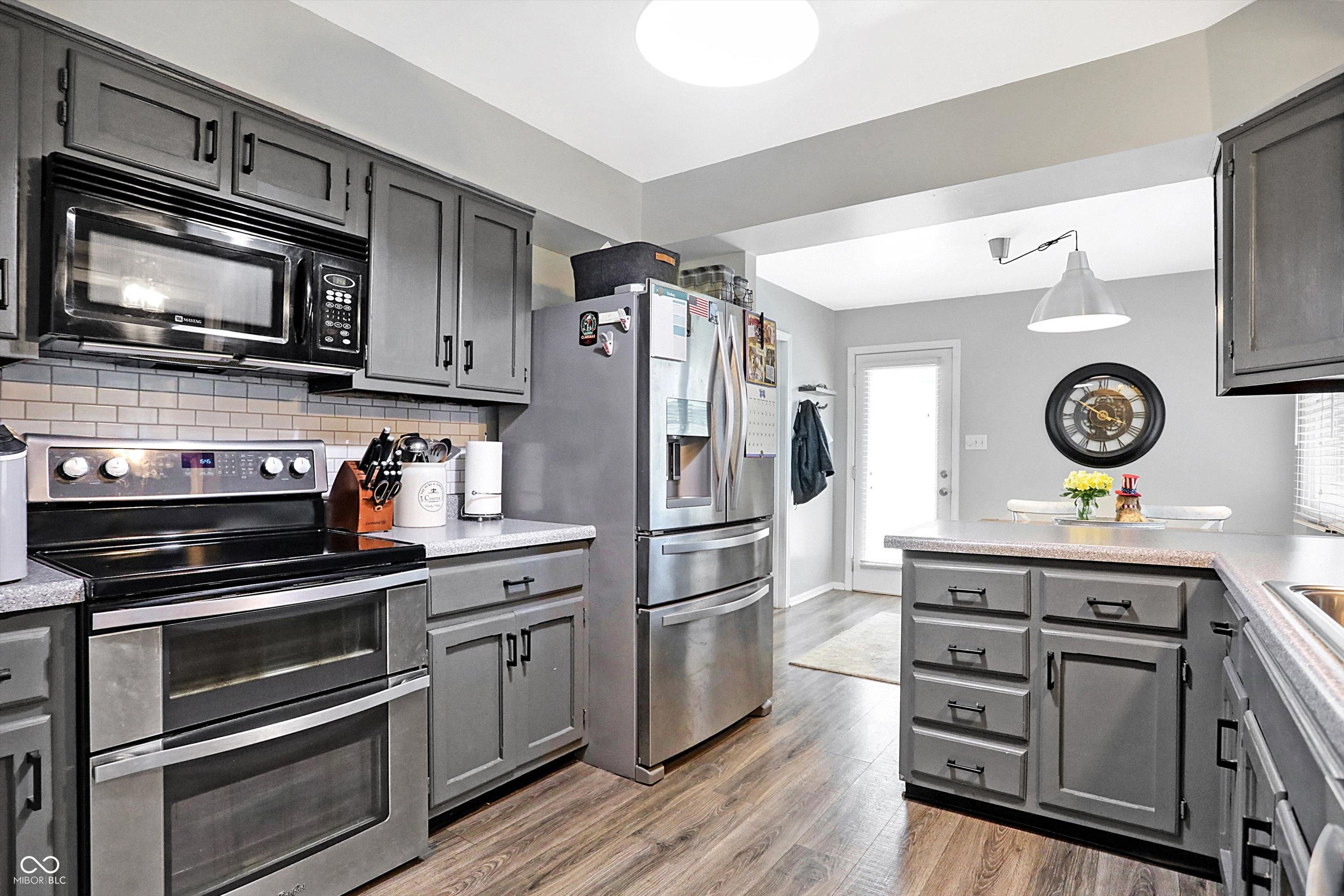 8046 Meadow Lane