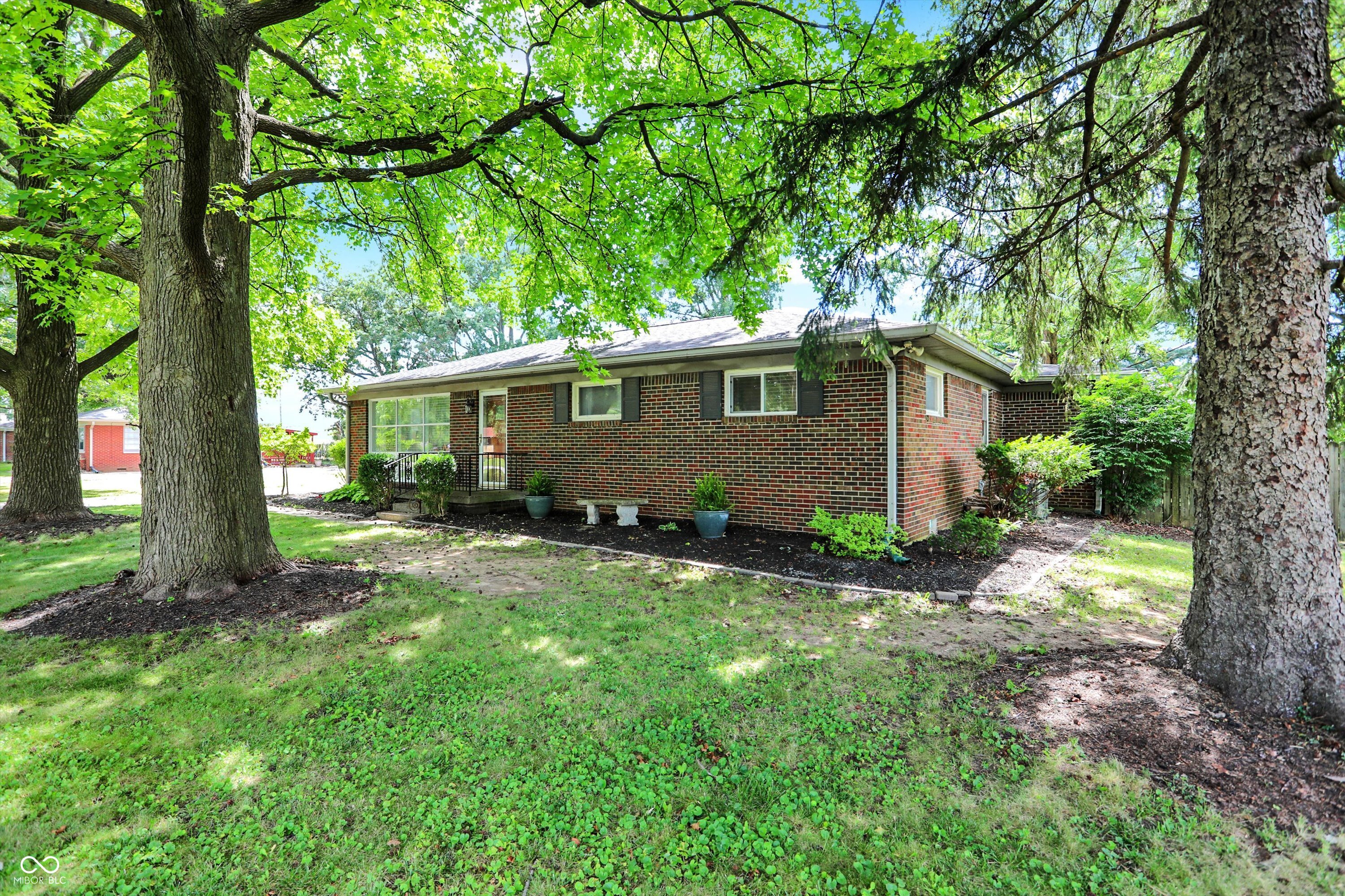 8046 Meadow Lane