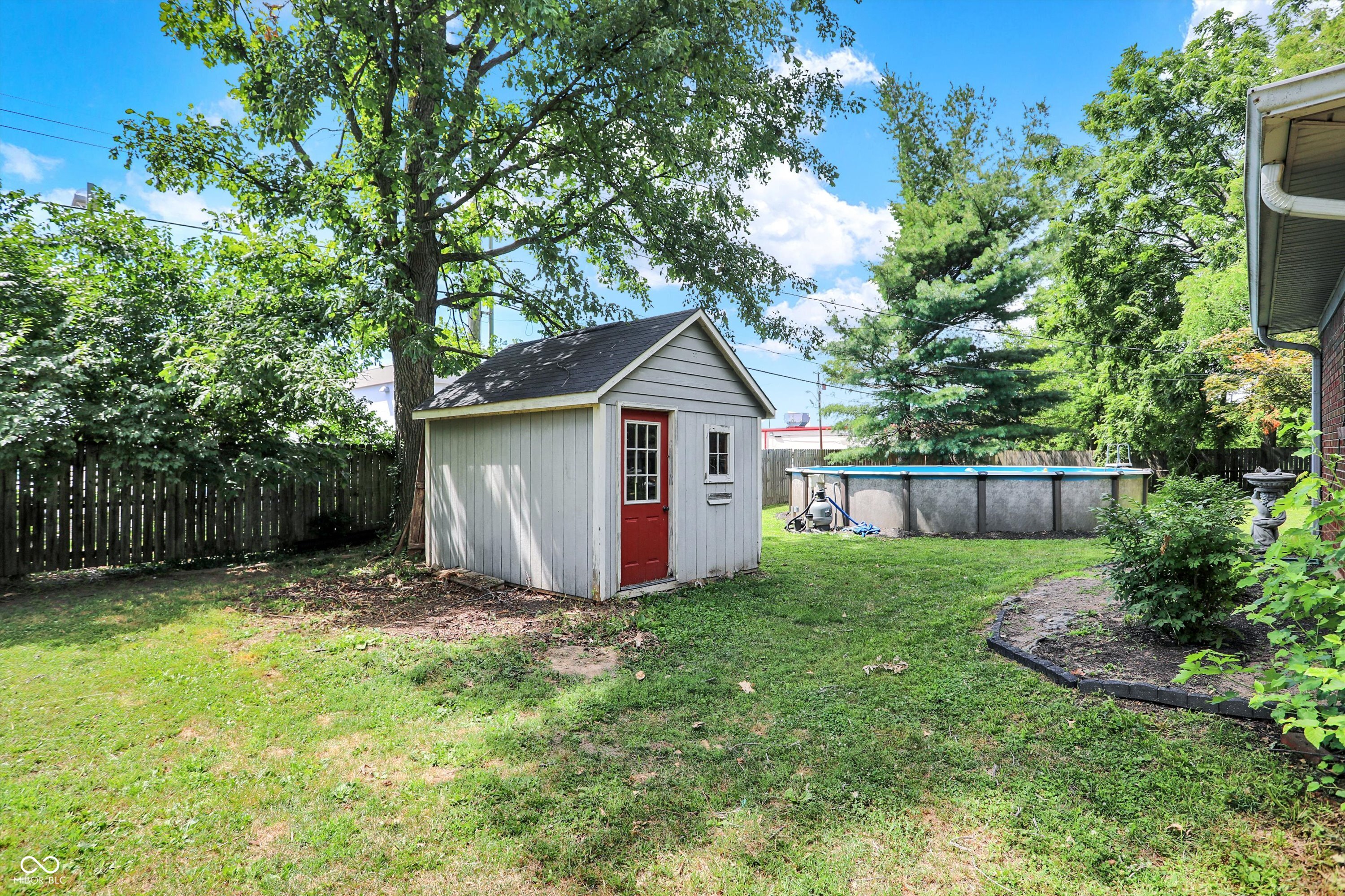 8046 Meadow Lane