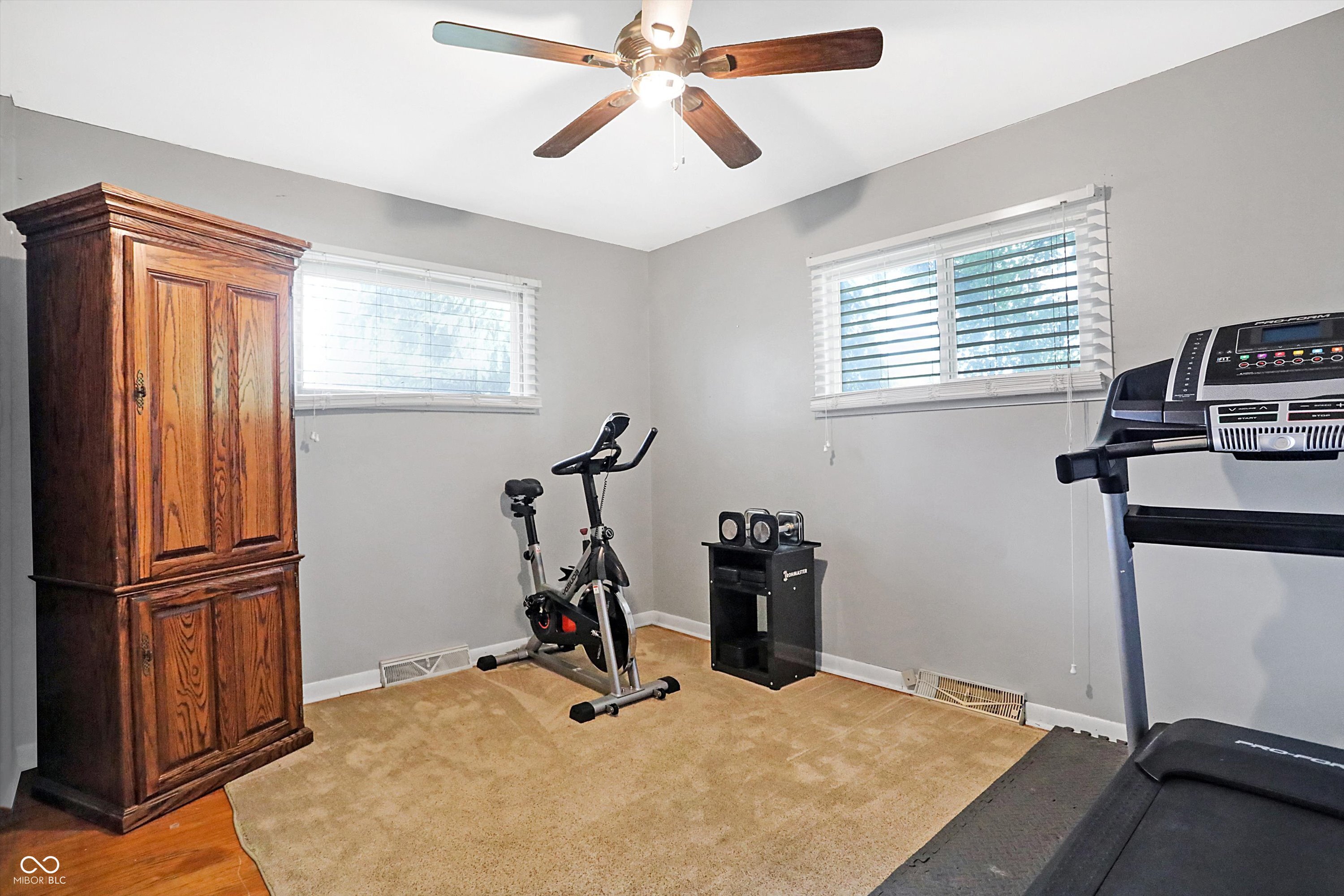 8046 Meadow Lane