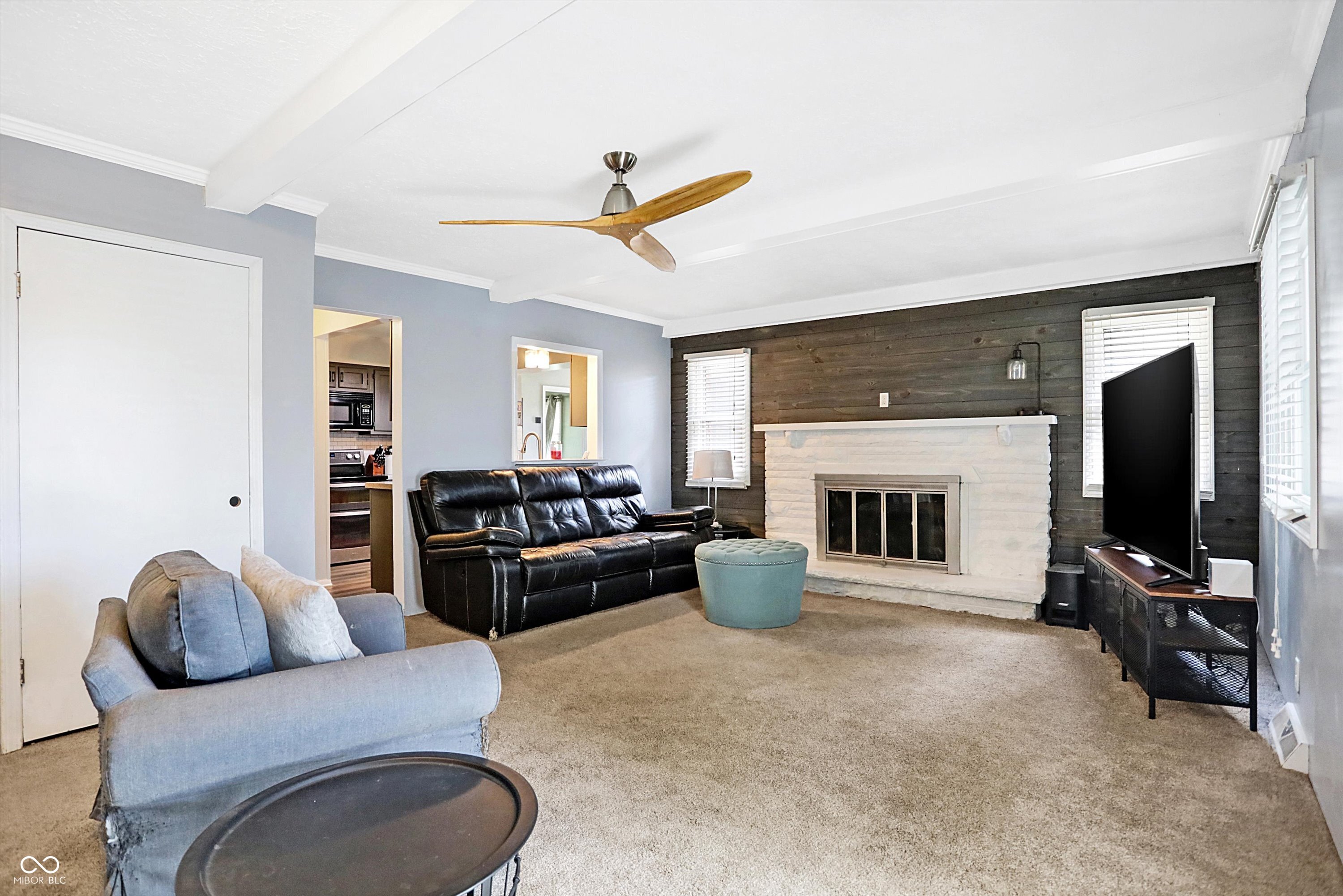 8046 Meadow Lane
