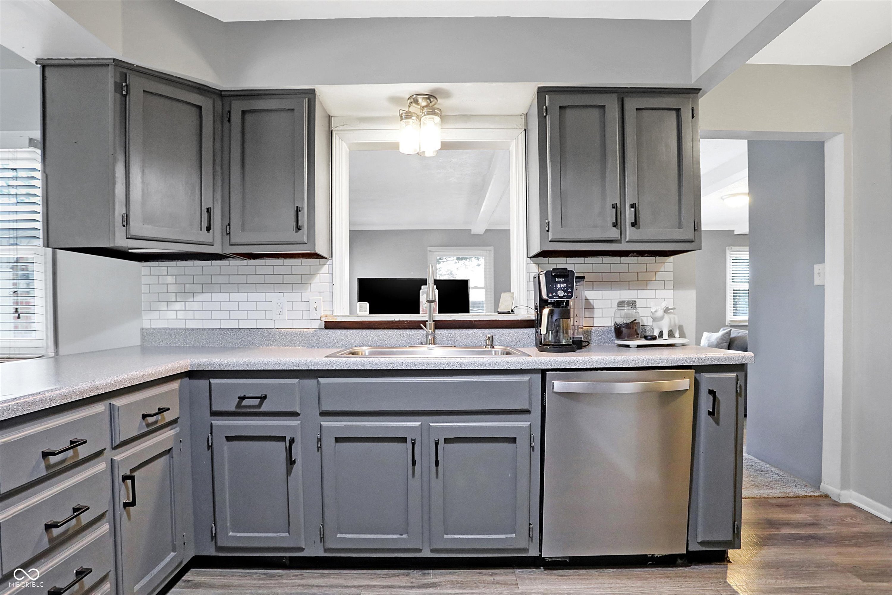 8046 Meadow Lane