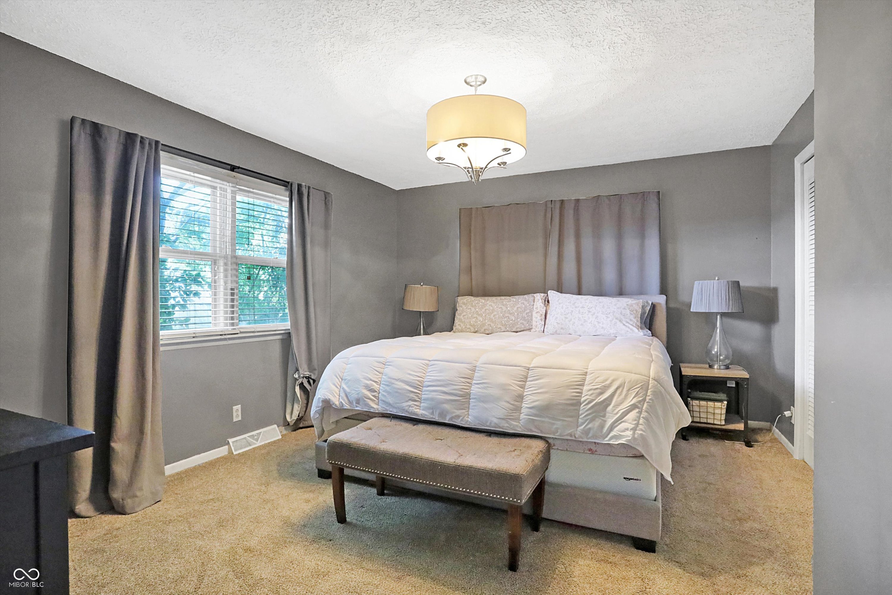 8046 Meadow Lane