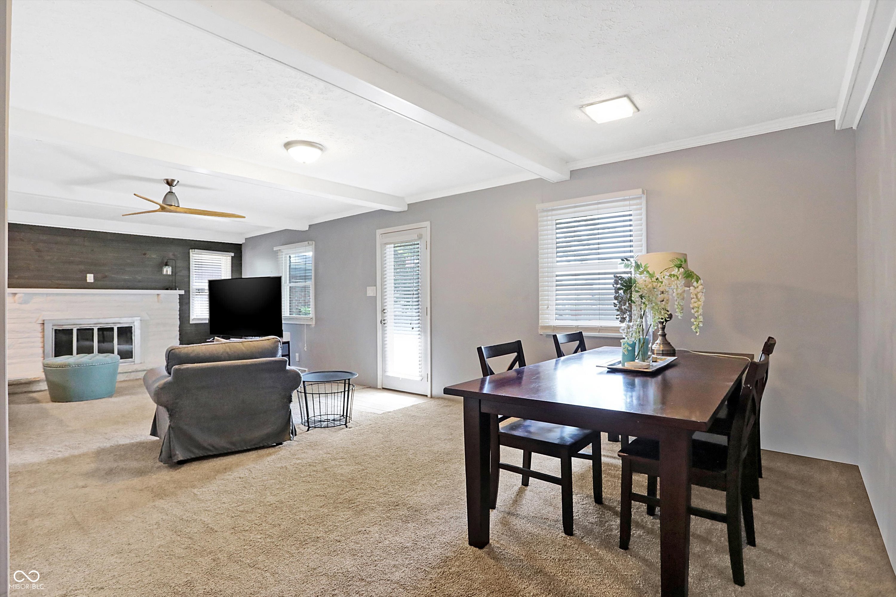 8046 Meadow Lane
