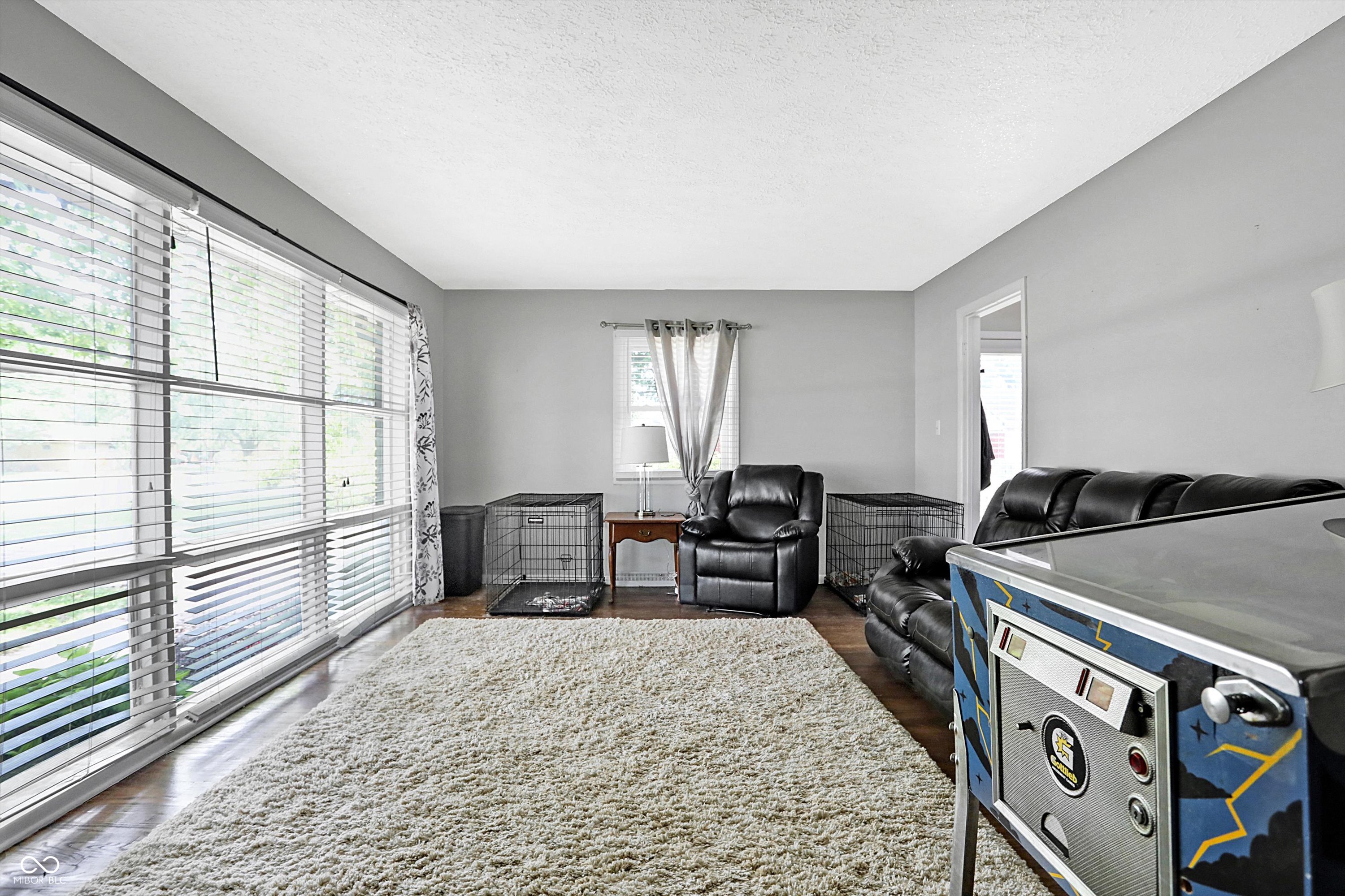 8046 Meadow Lane