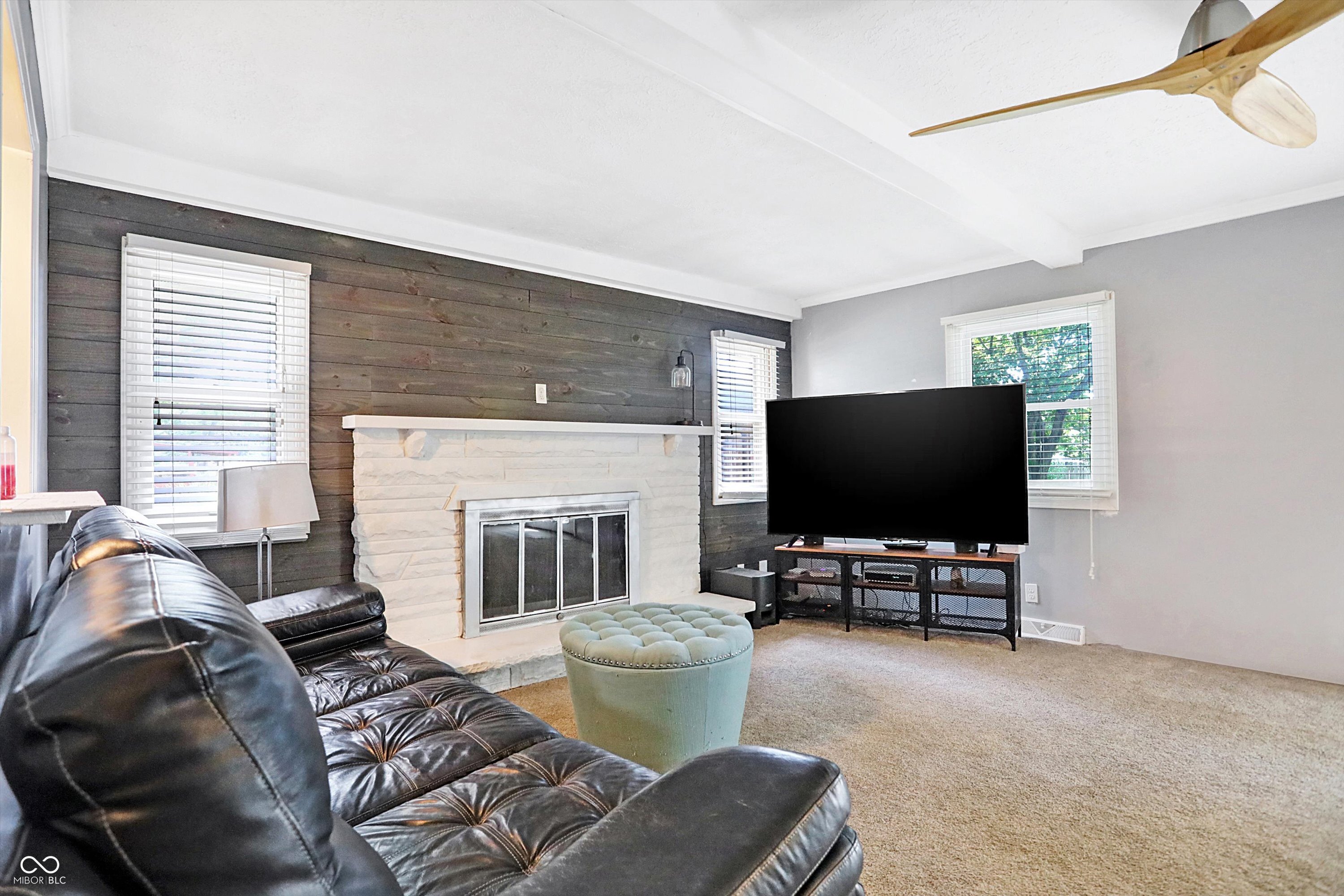 8046 Meadow Lane