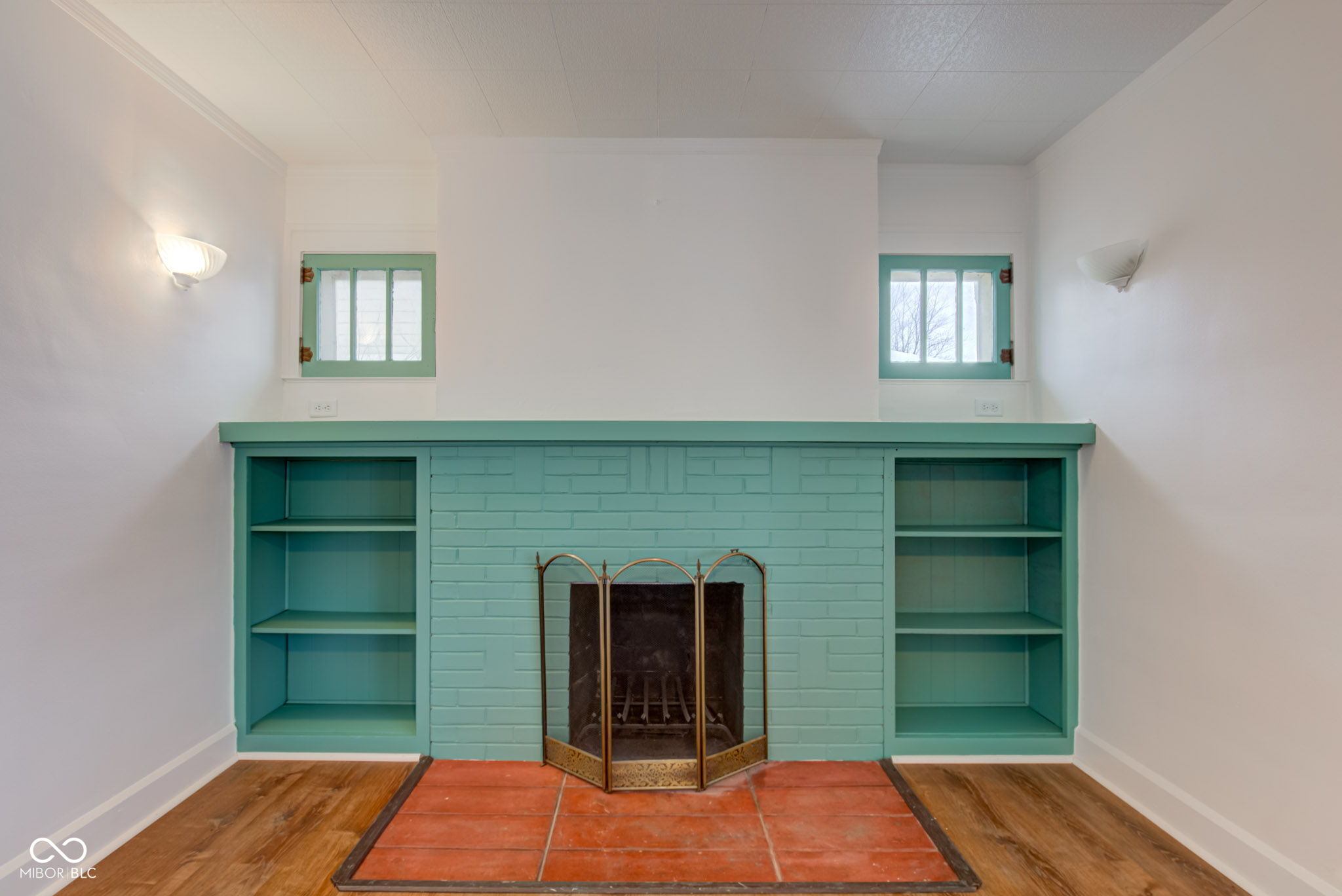 5210 E 10th Street