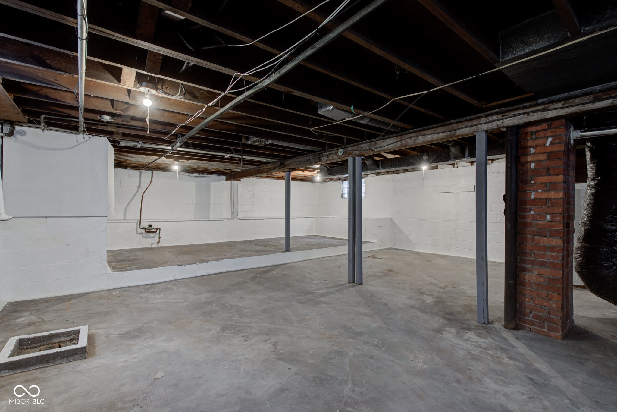 5210 E 10th Street