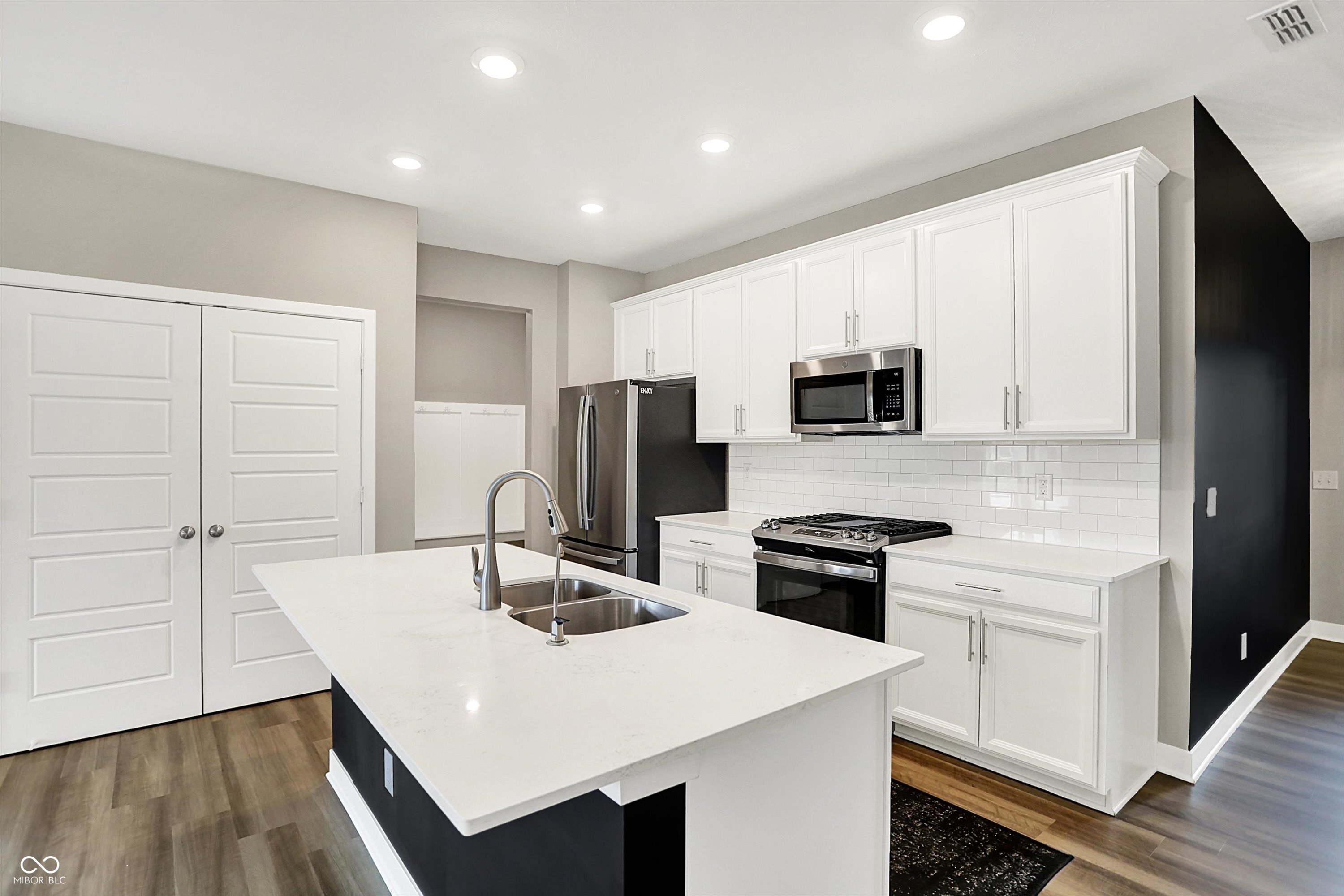 3844 Albert Lane