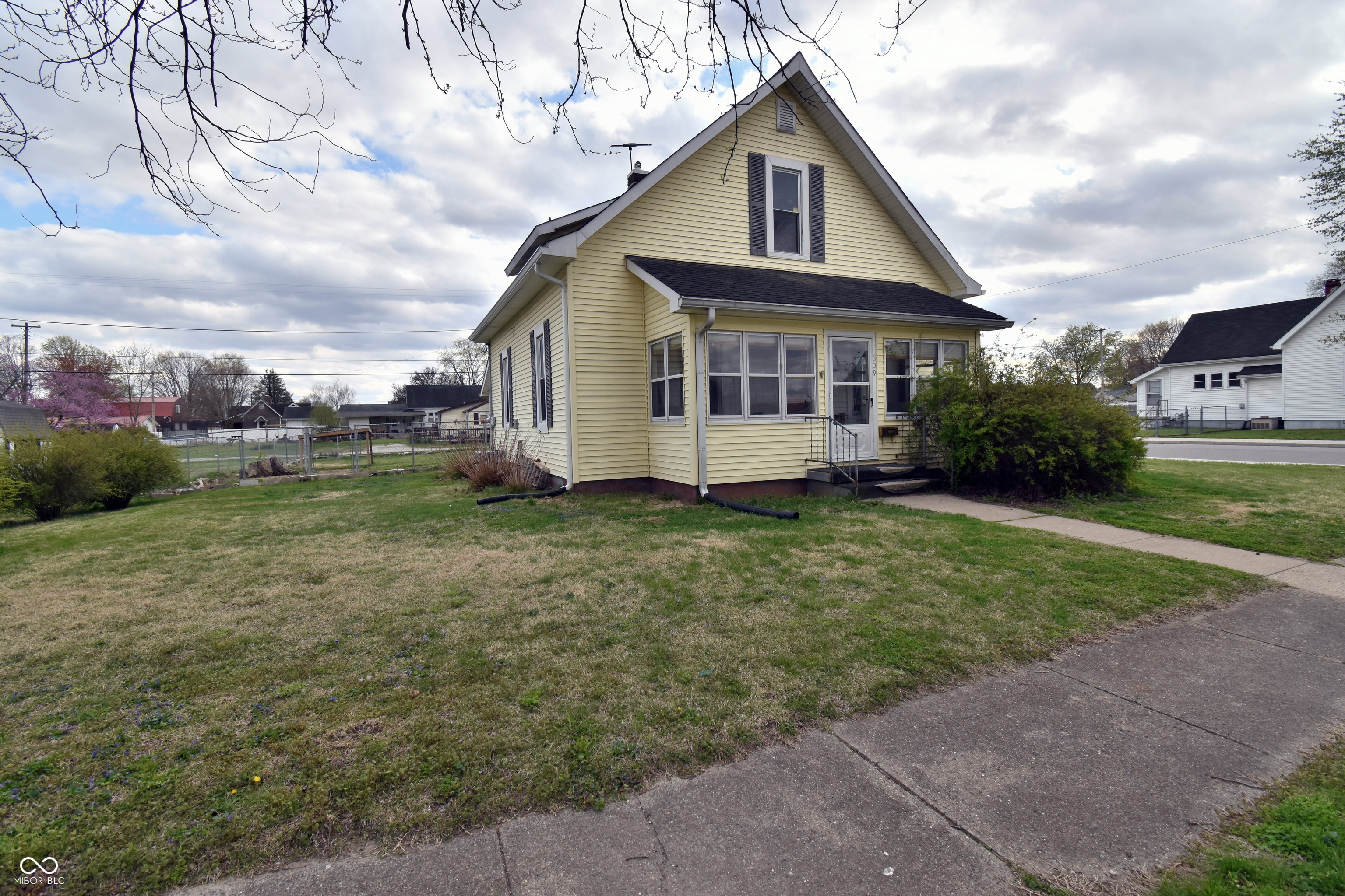 609 E Columbus Street