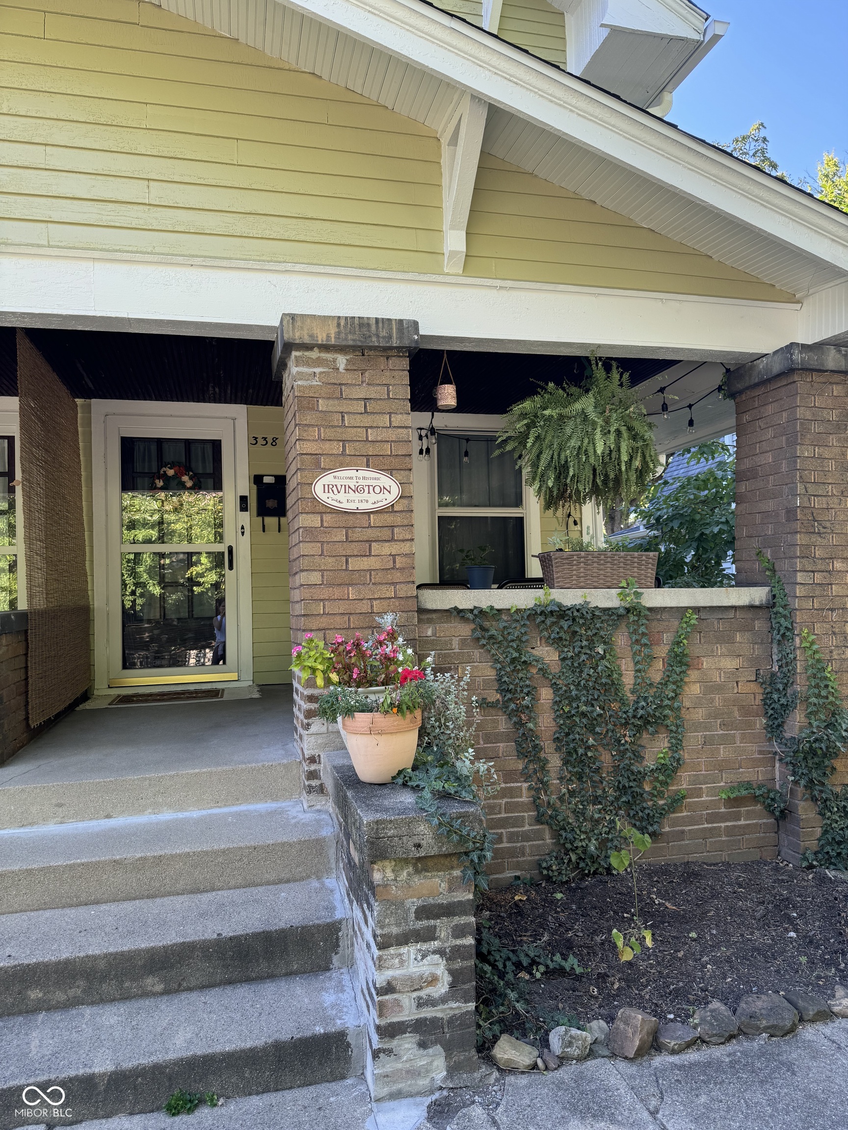 338 Lesley Avenue