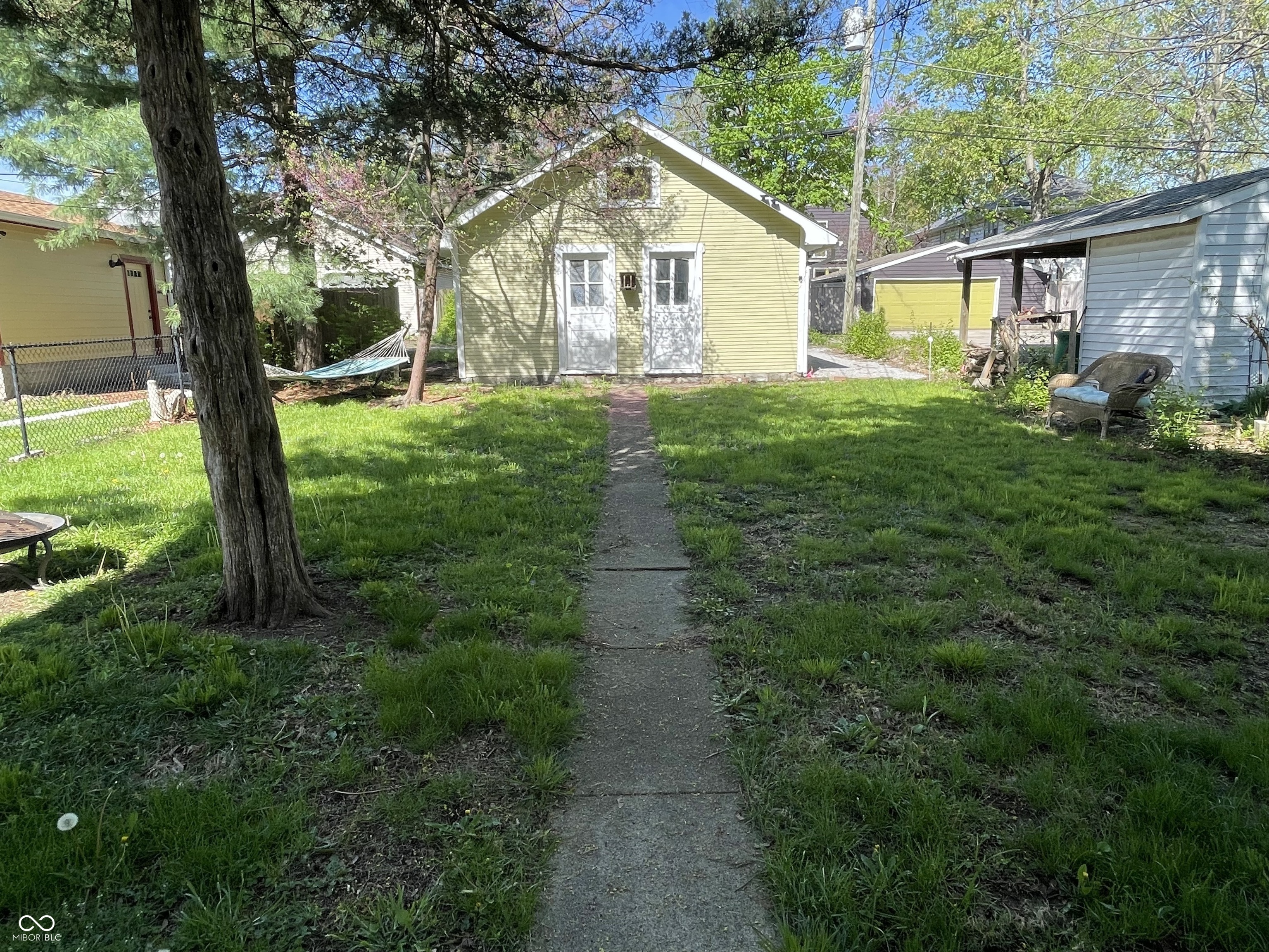 338 Lesley Avenue