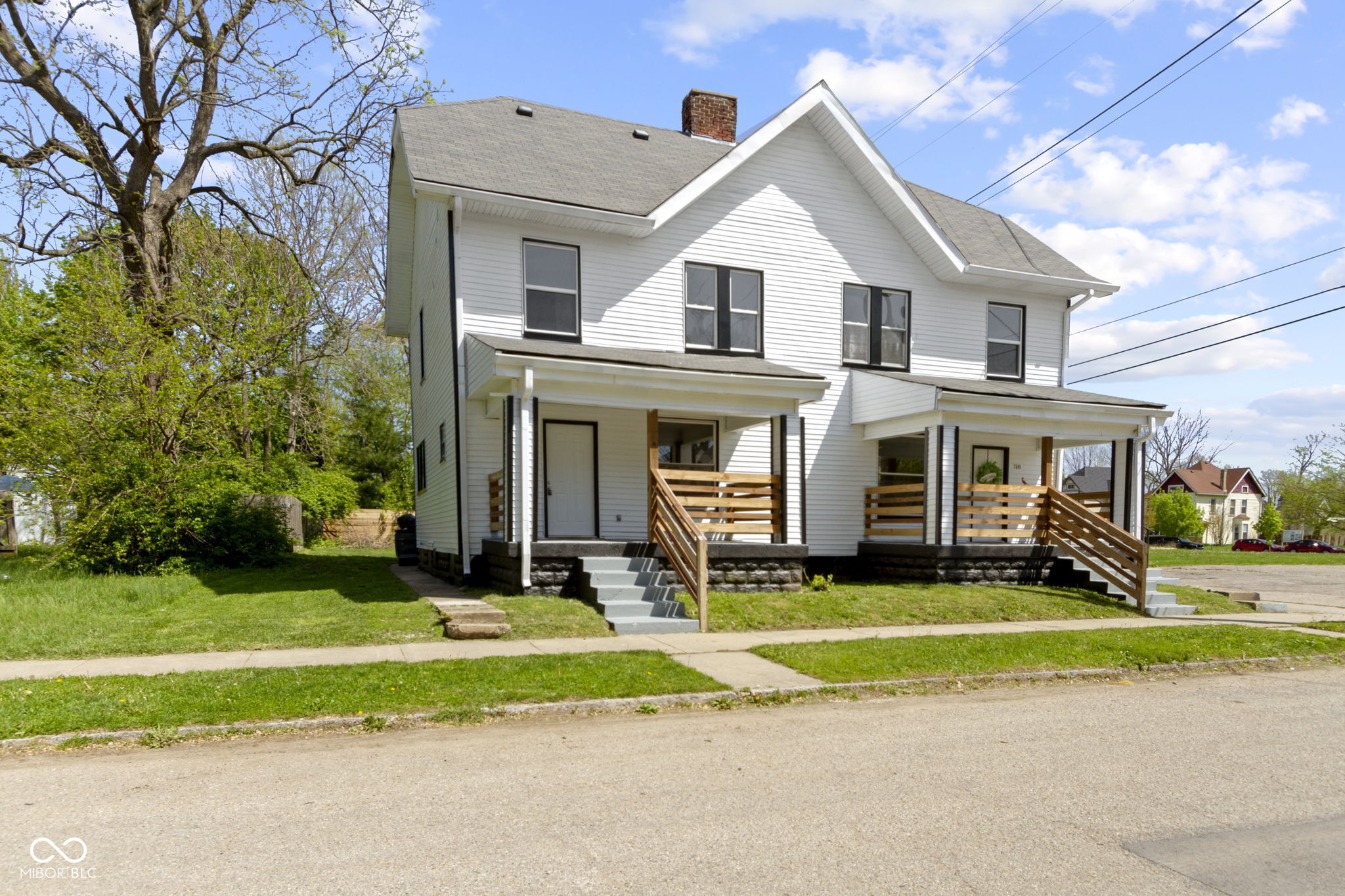 716 E 27th Street