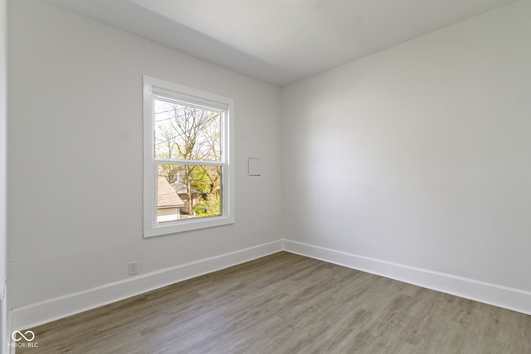 716 E 27th Street