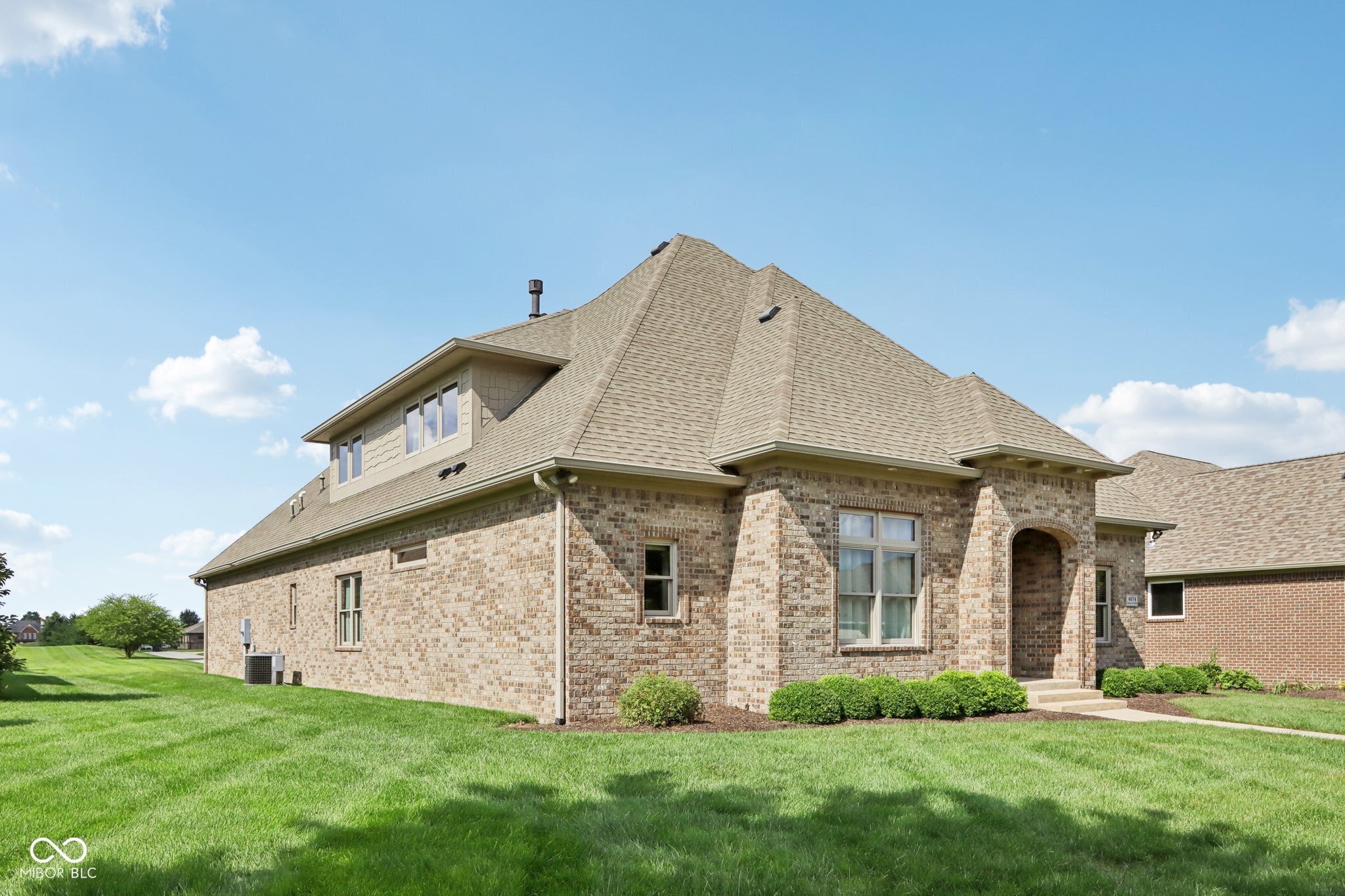 4674 Chestnut Court W