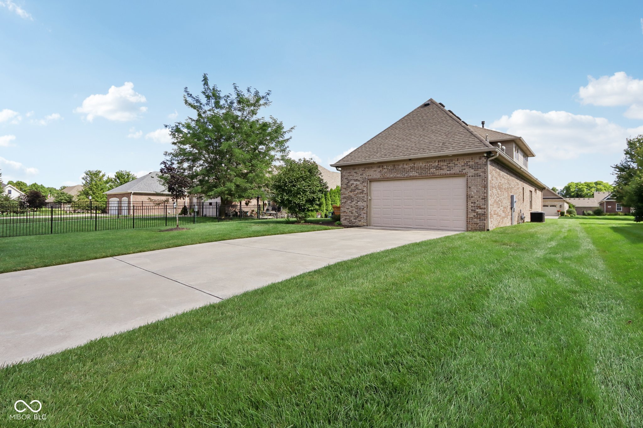4674 Chestnut Court W