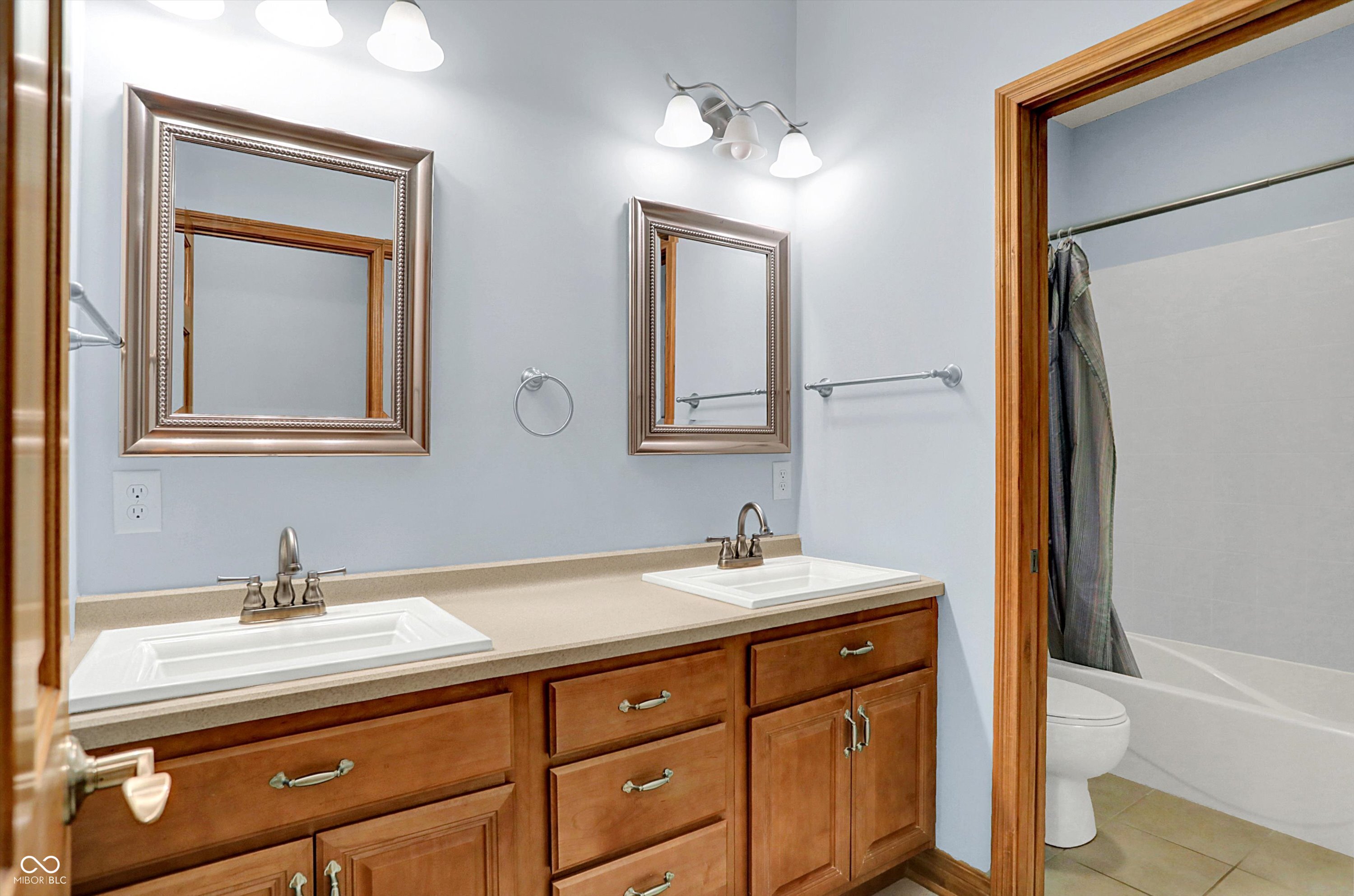 6750 E Rolling Valley Court