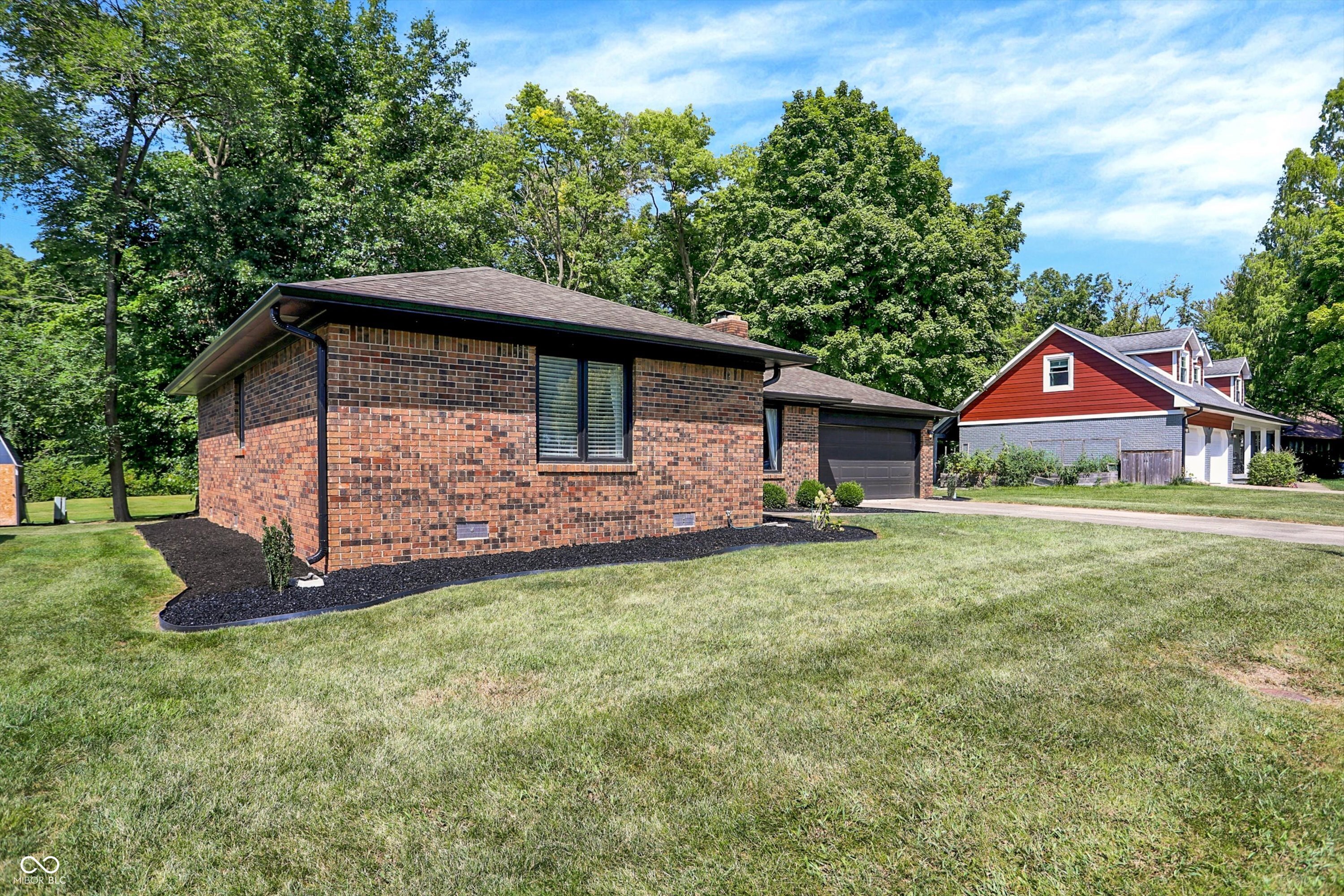 128 Dahlia Lane