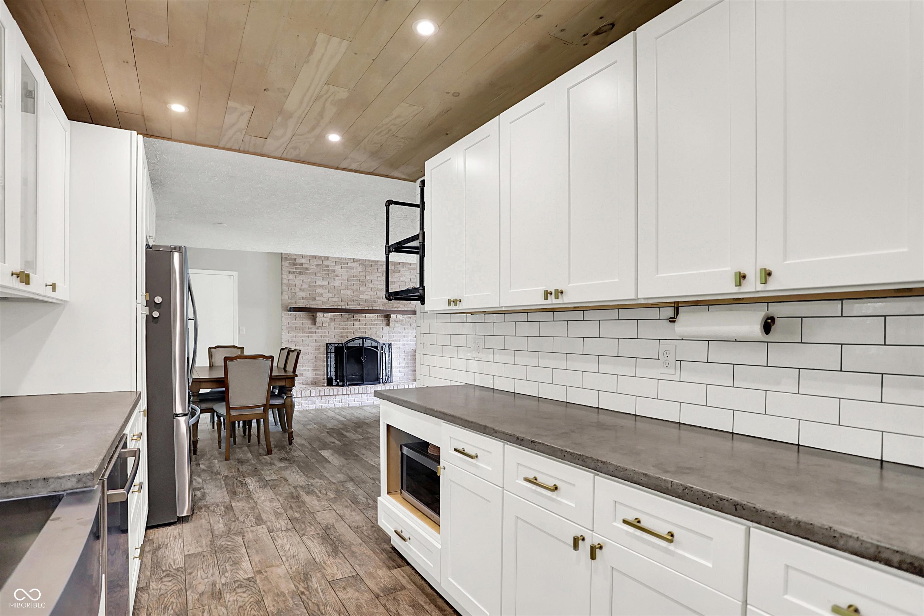 128 Dahlia Lane