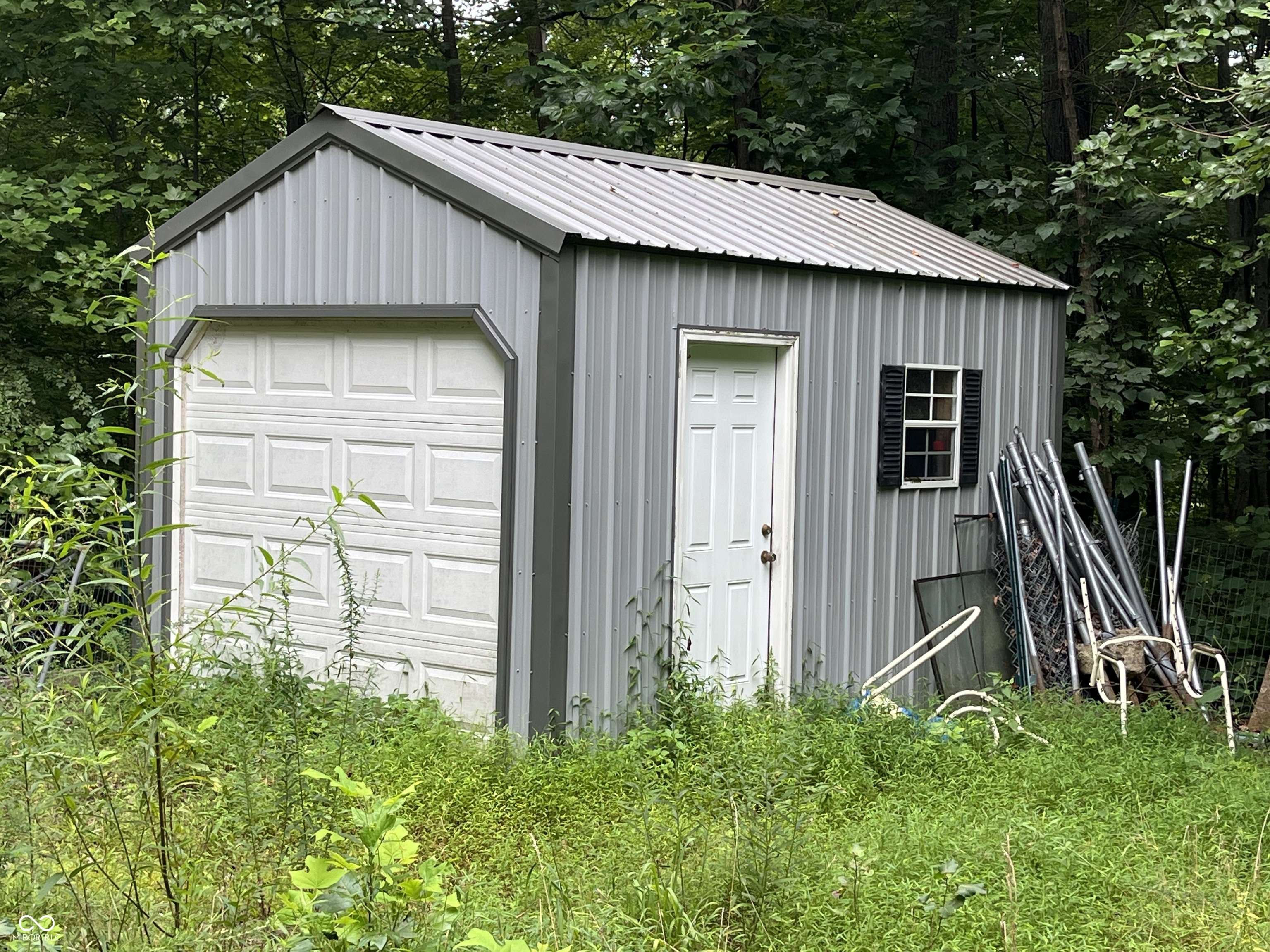 1259 Livingston Lane