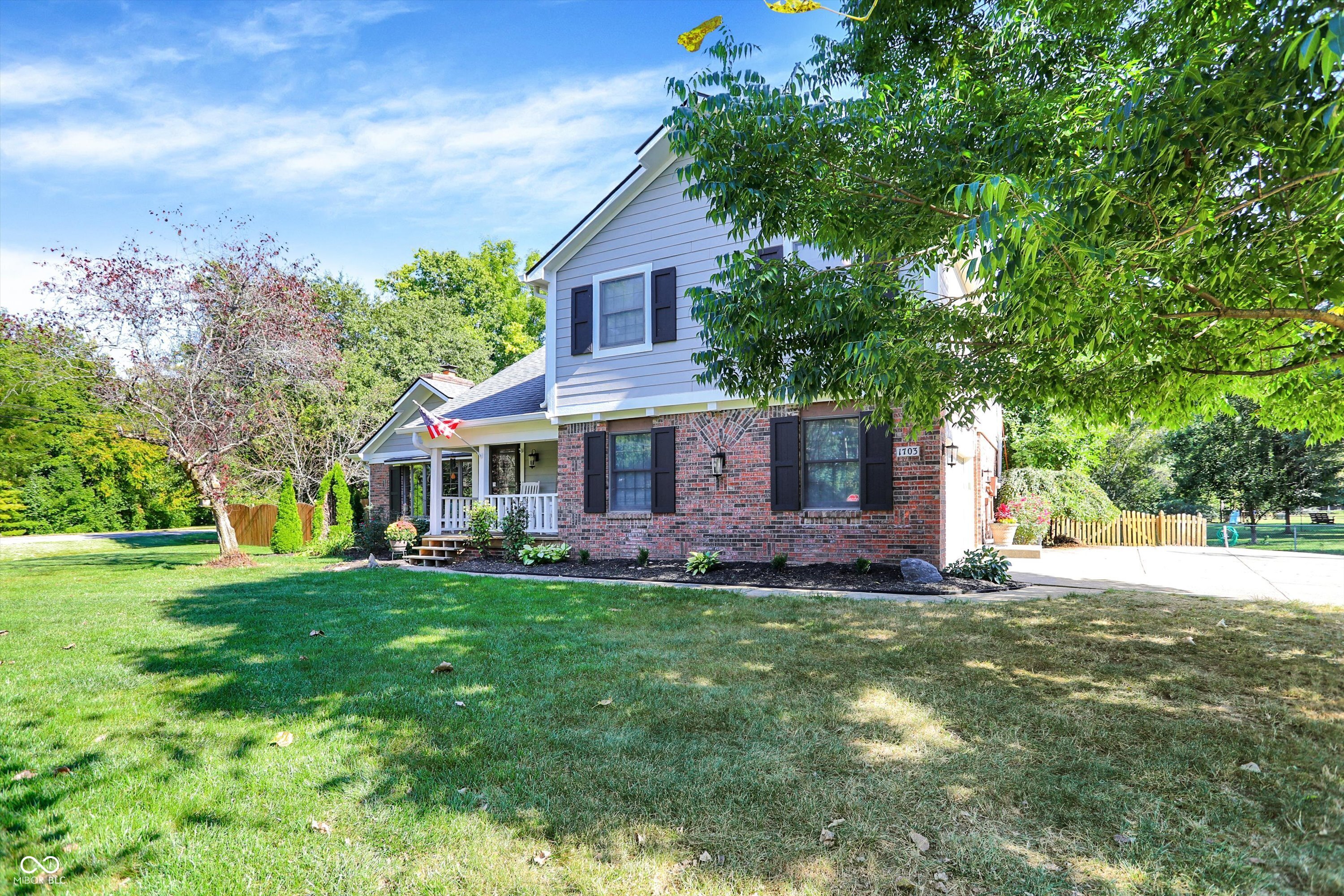 1703 S Crooked Lane