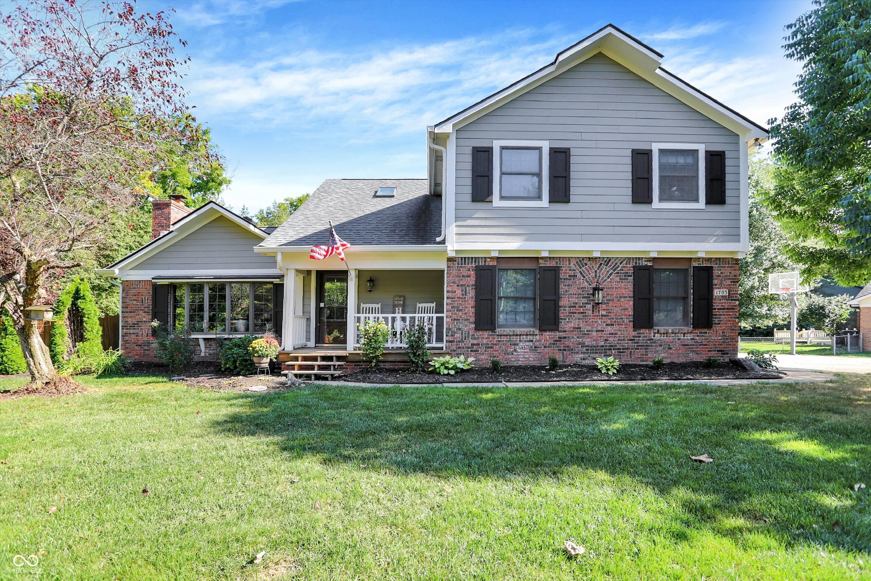 1703 S Crooked Lane