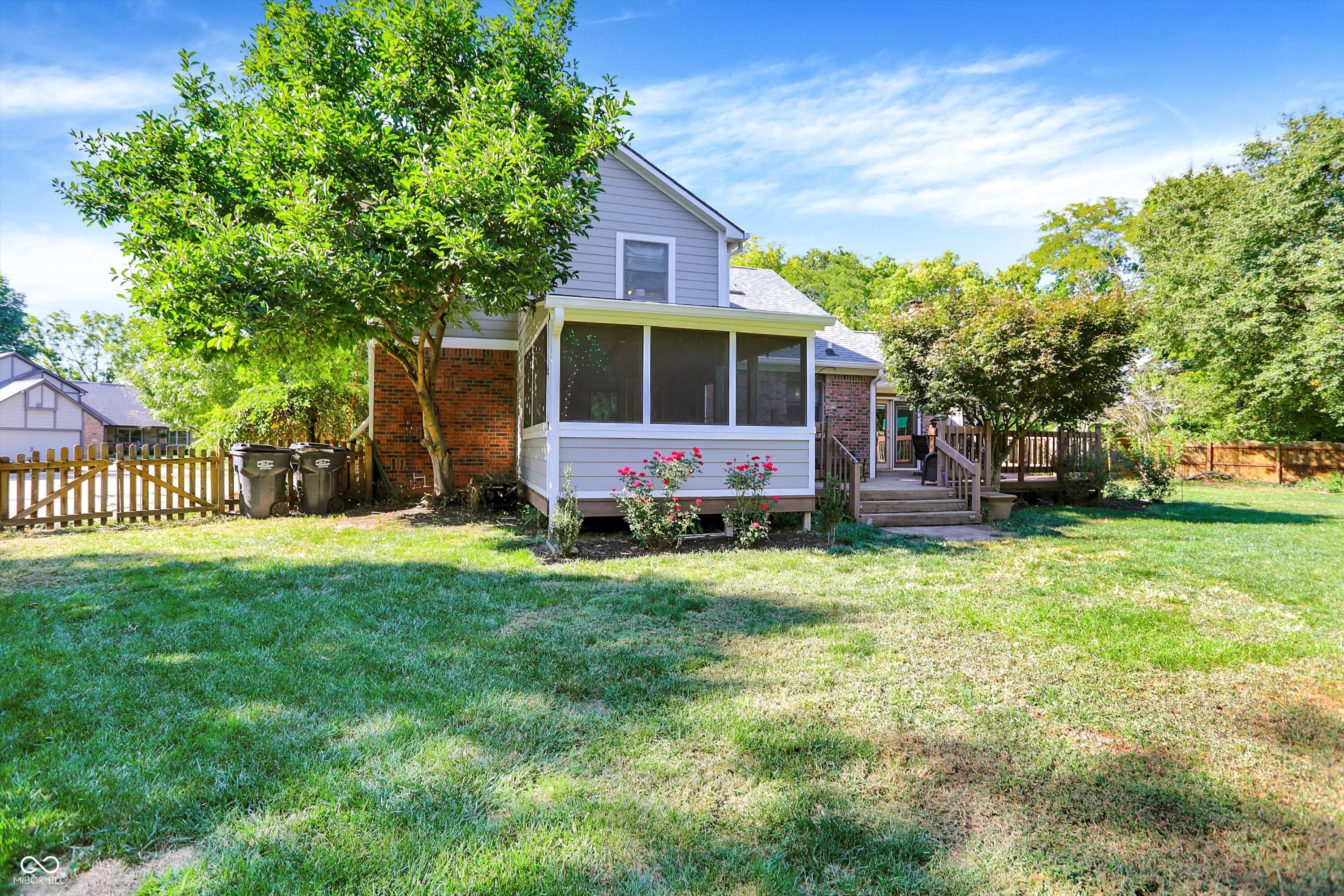 1703 S Crooked Lane