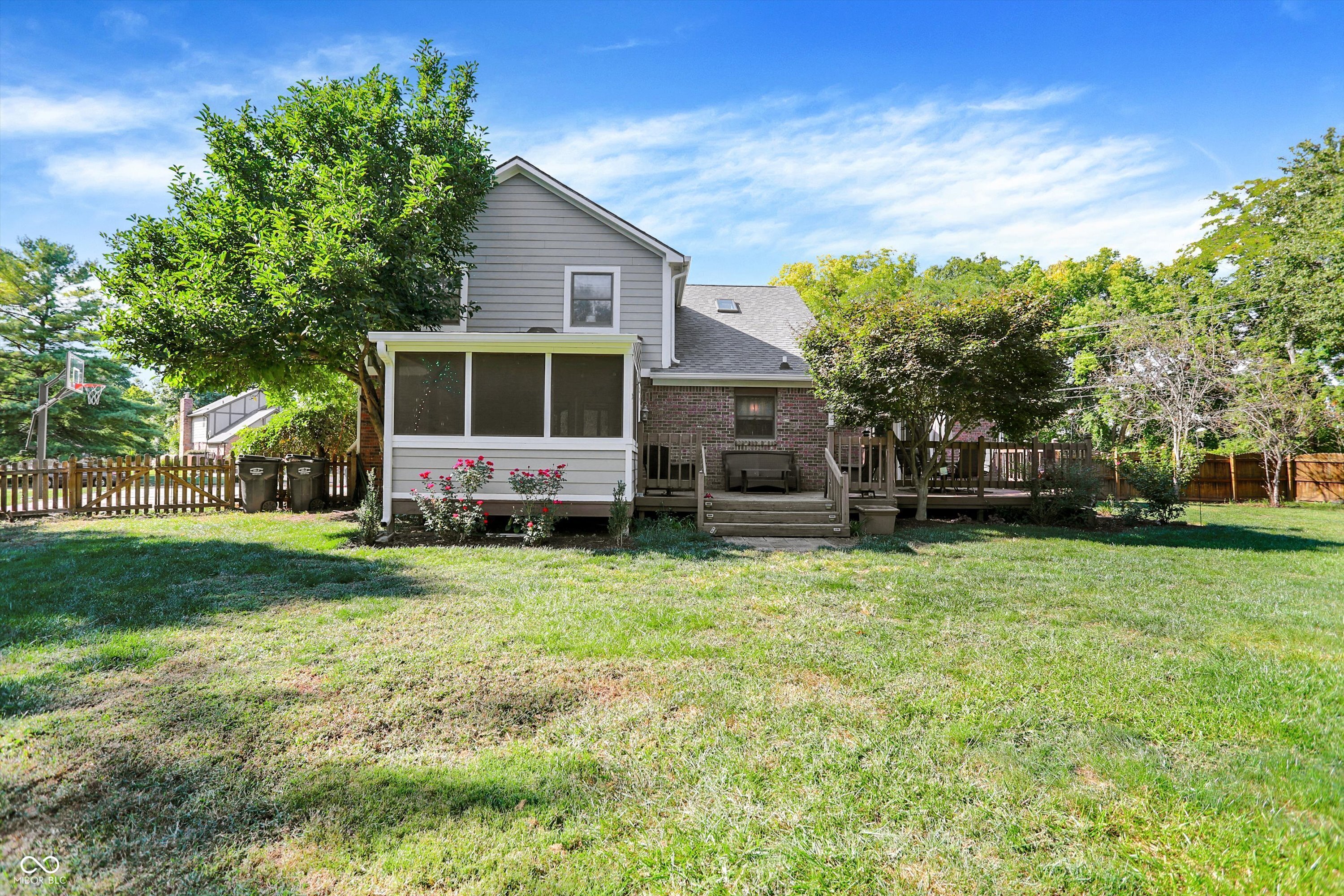 1703 S Crooked Lane