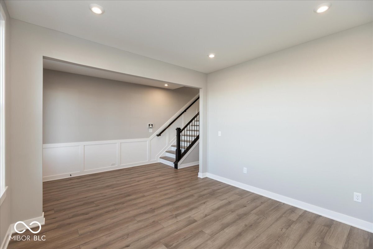 406 Elite Street
