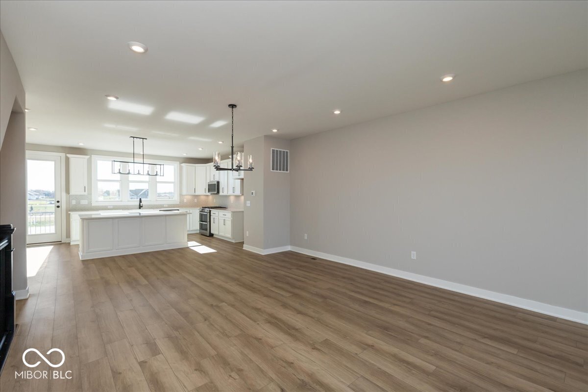 406 Elite Street