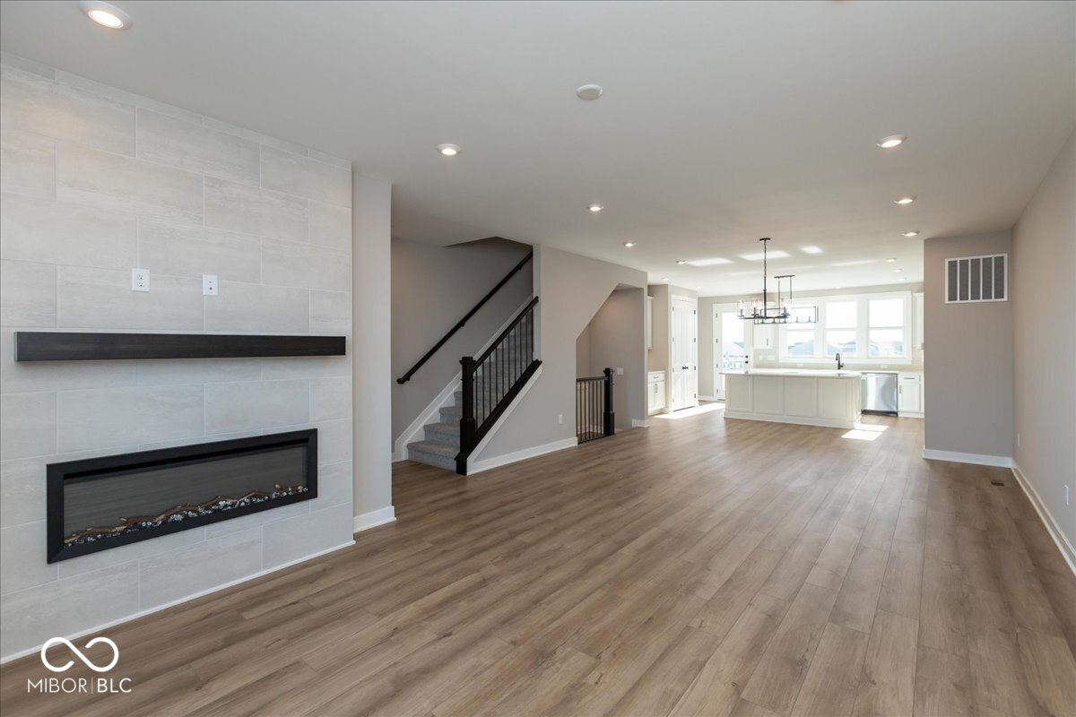 406 Elite Street